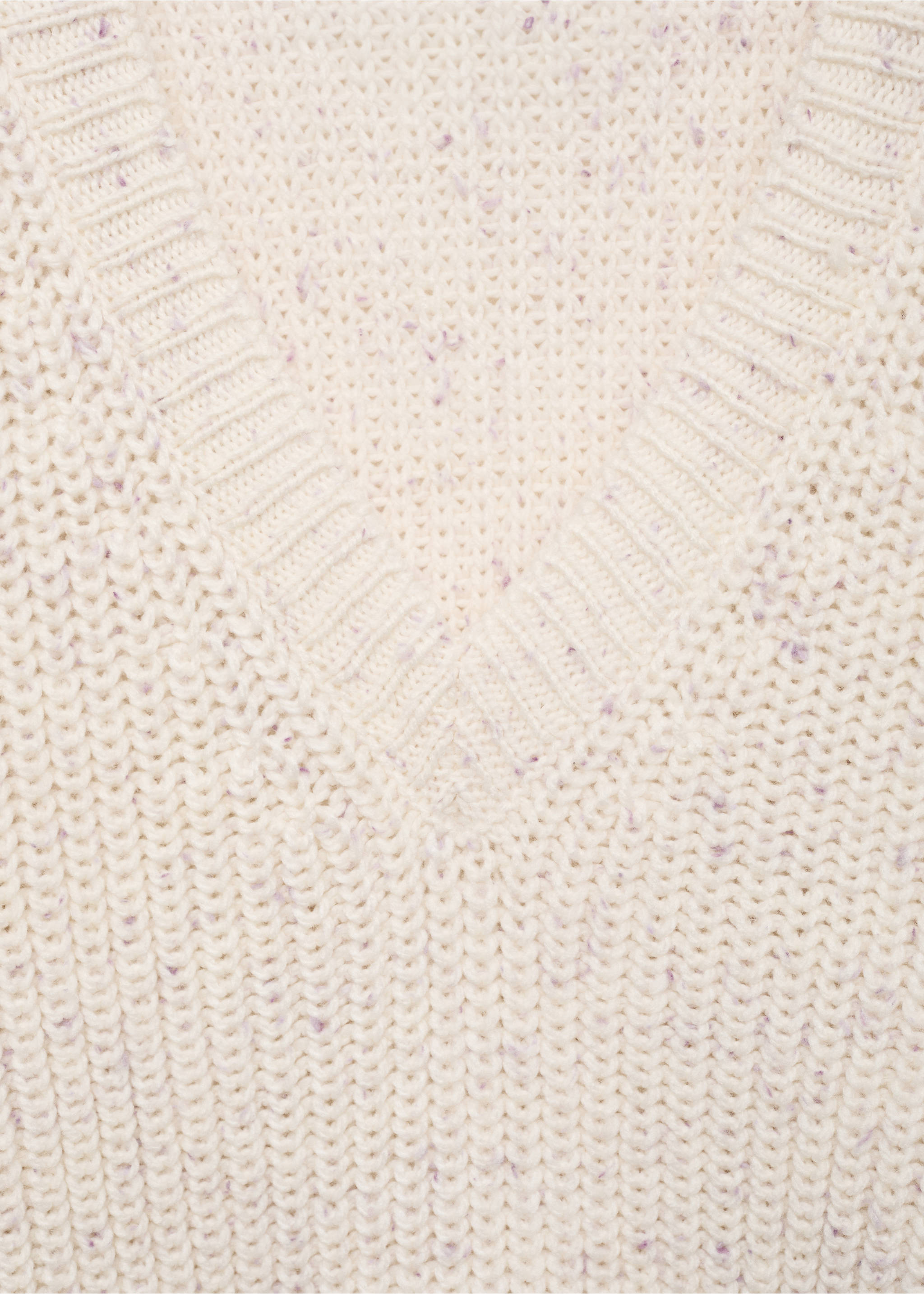 Sweter oversize z dekoltem w serek - Szczegóły artykułu 8, Złamana biel. Ref: 87070613-00.
