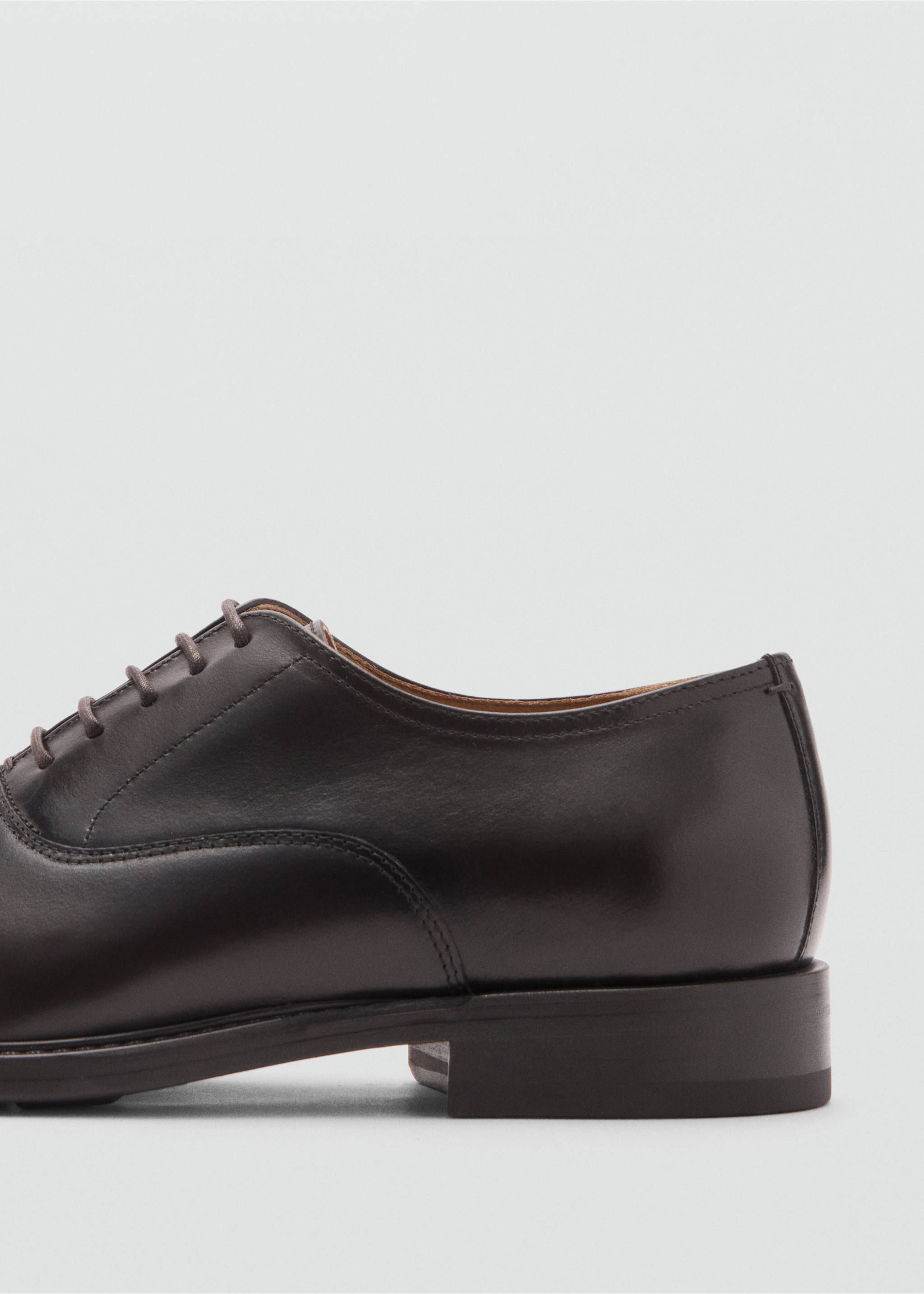 Oxford style leather shoe - Details of the article 1, Brown. Ref: 87070615-00.