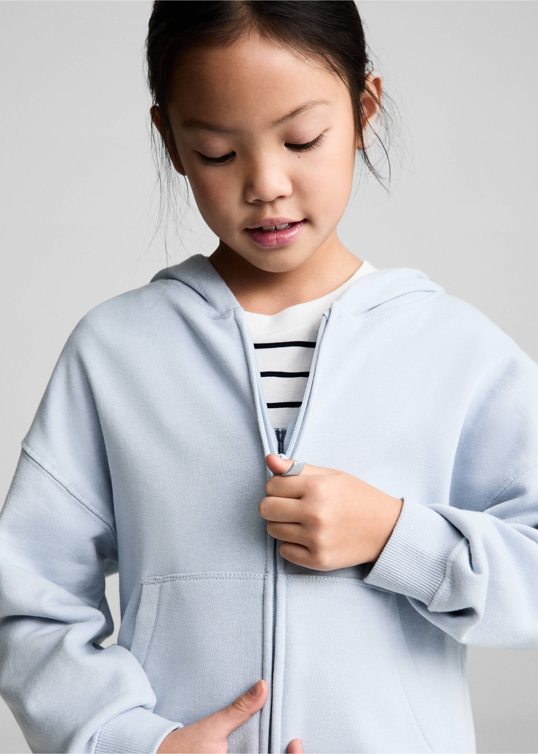 Sweatshirt with open hood - Details of the article 4, Sky Blue. Ref: 87070620-00.