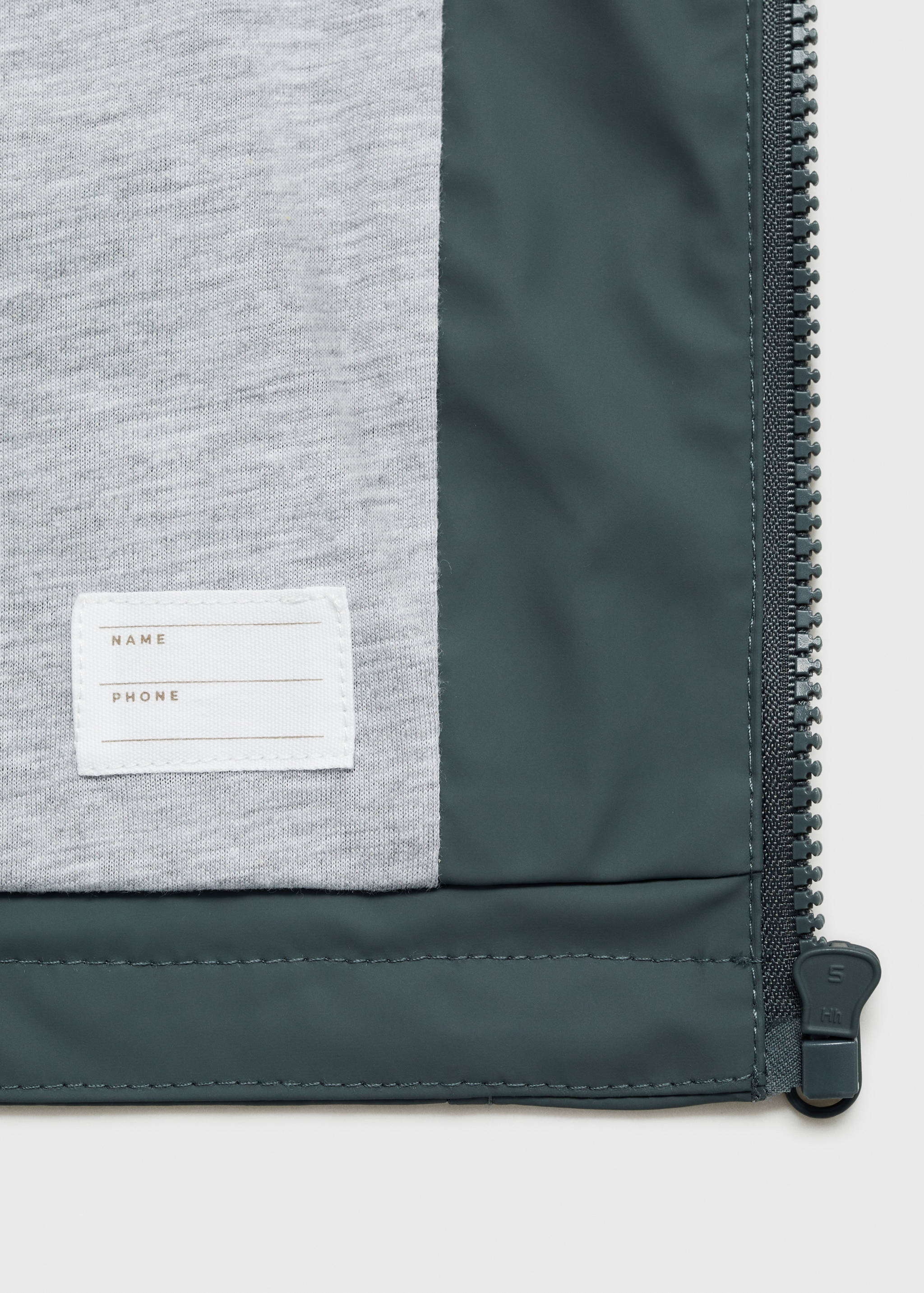 Hooded water-repellent coat - Details of the article 0