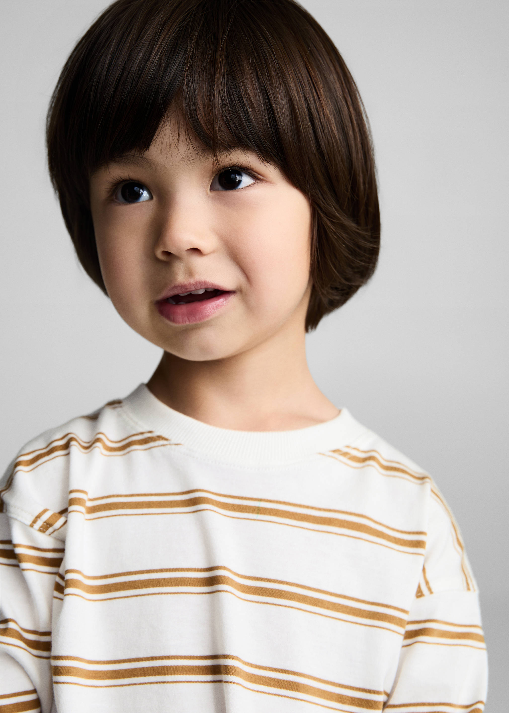 Triple-striped t-shirt - Details of the article 1, Ochre. Ref: 87070629-00.