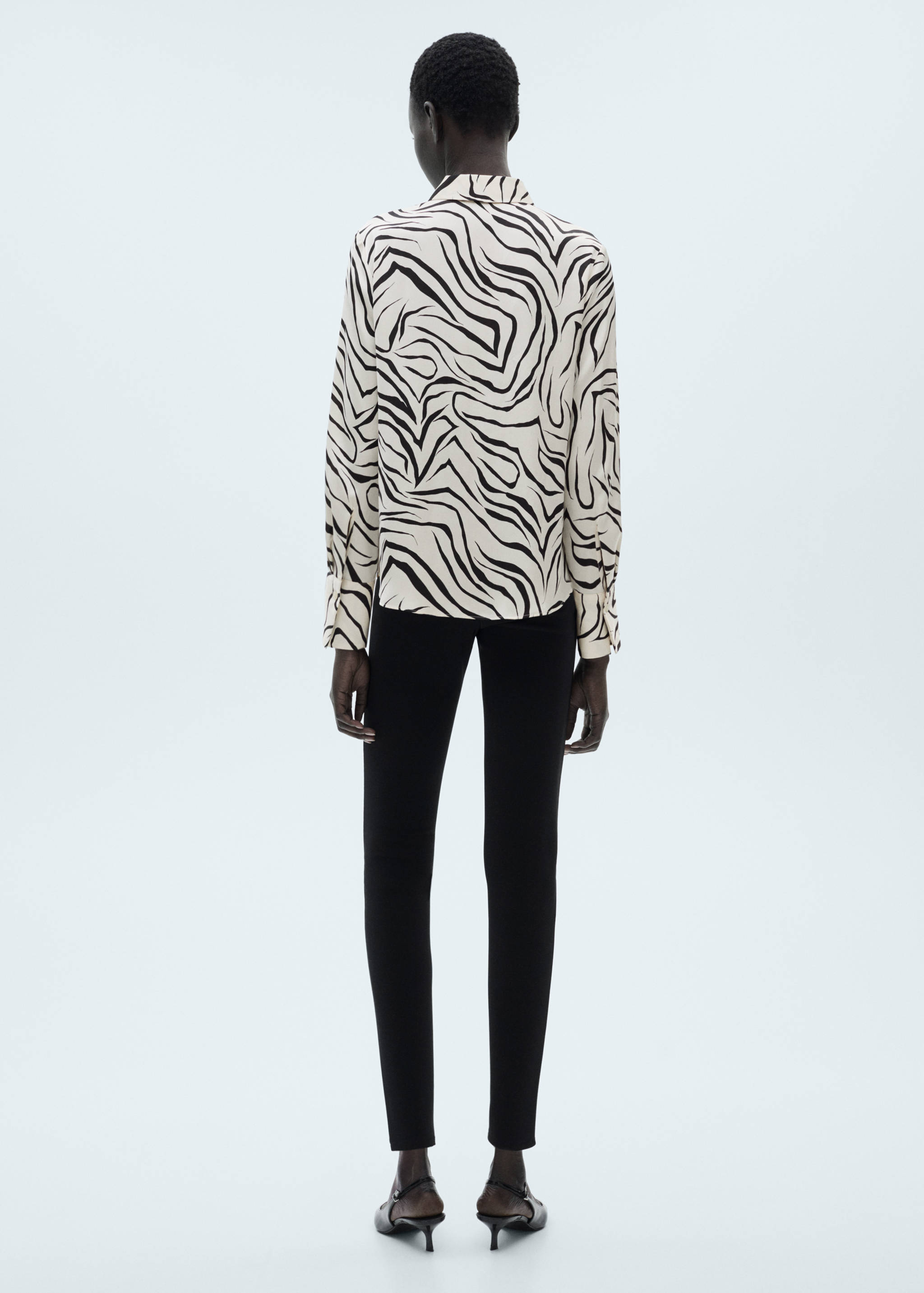 Satin print shirt - Reverse of the article