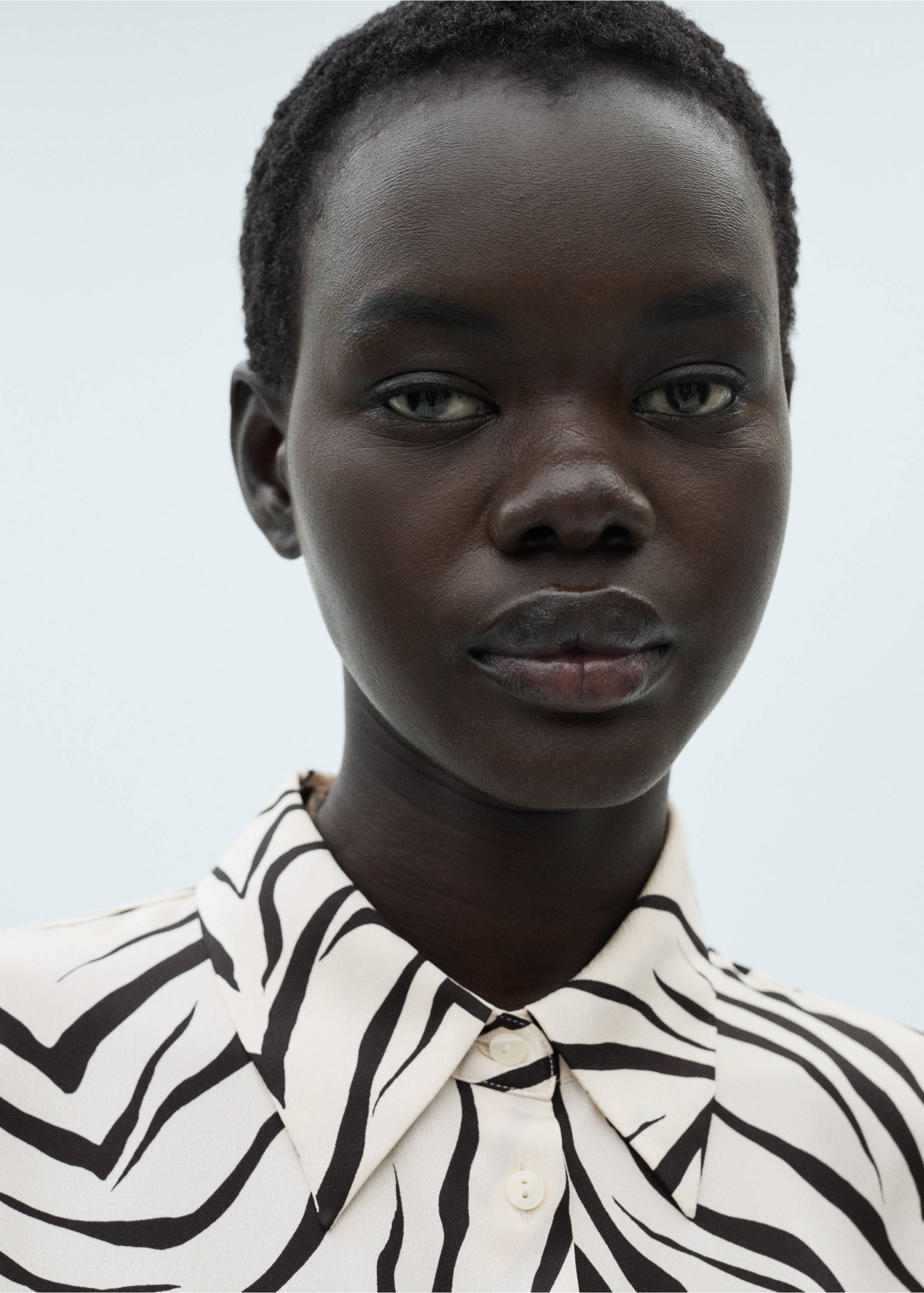 Satin print shirt - Details of the article 1, Ecru. Ref: 87070639-00.