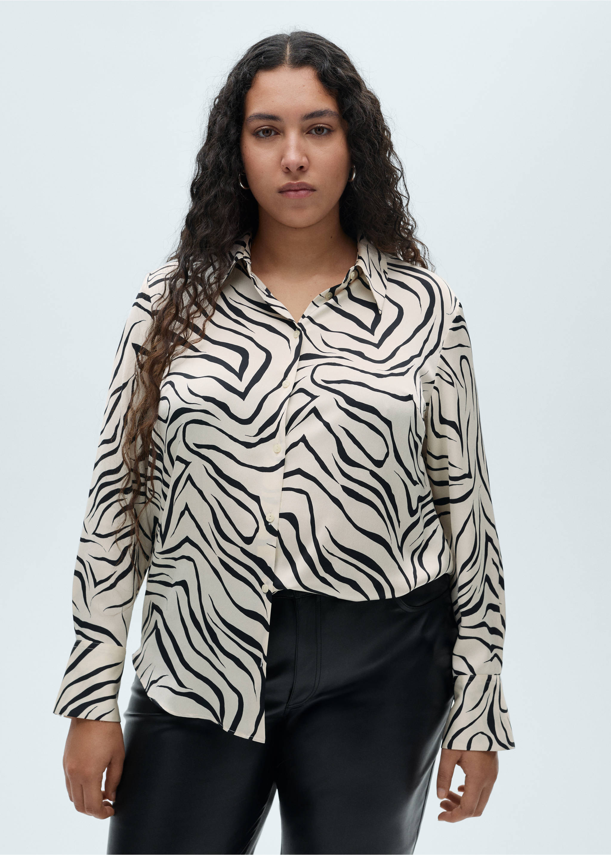 Satin print shirt - Details of the article 5, Ecru. Ref: 87070639-00.