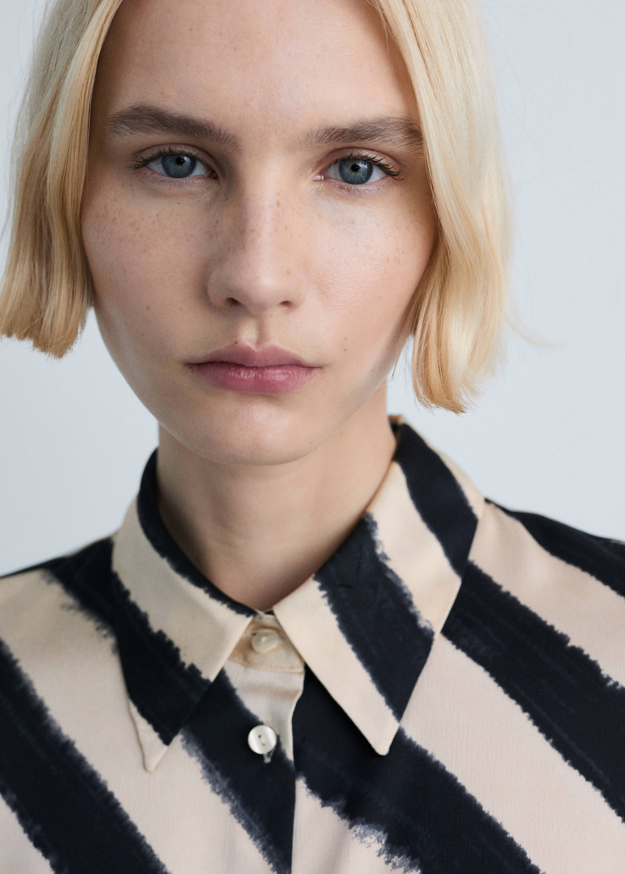 Satin print shirt - Details of the article 1