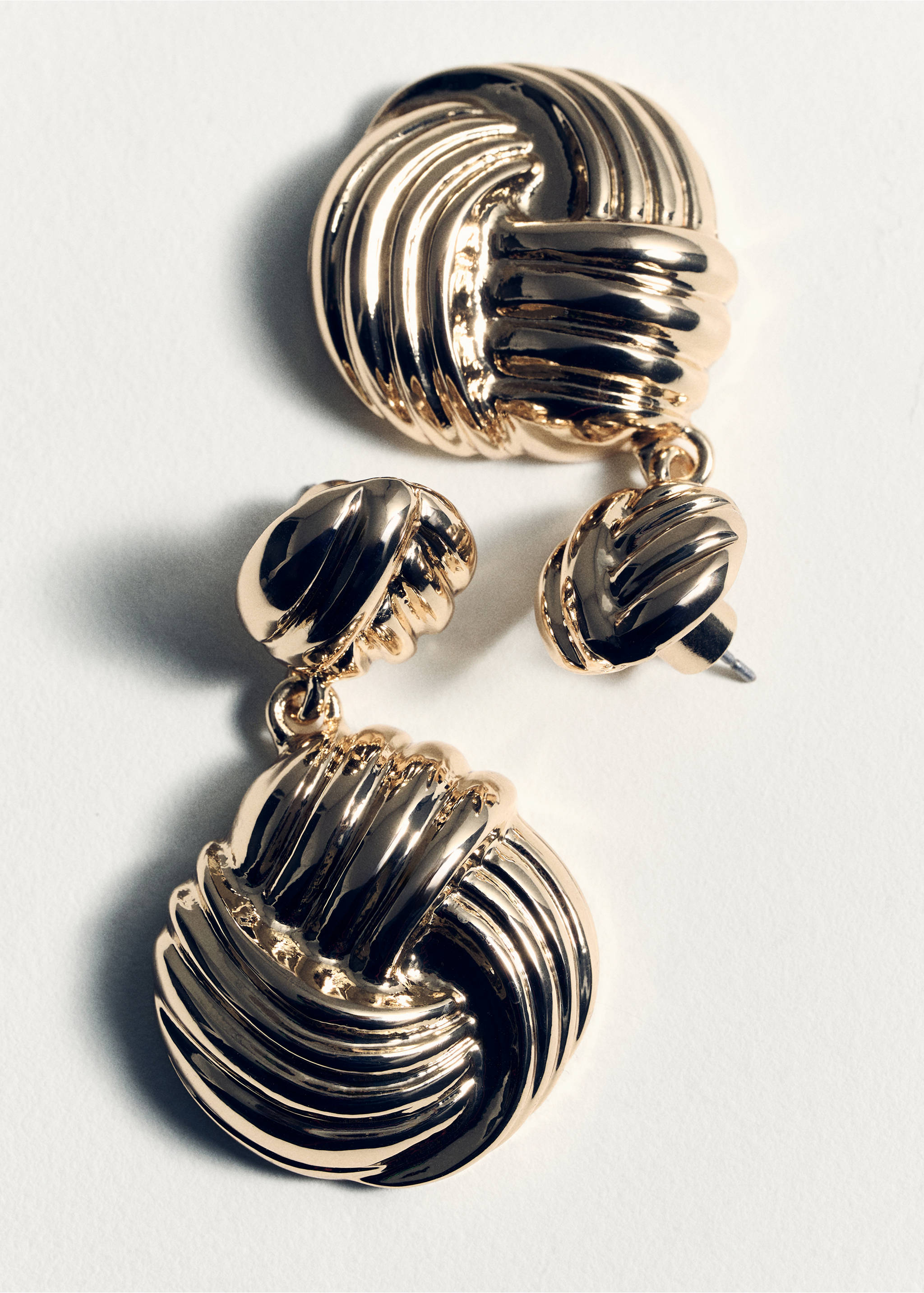 Oorbellen ineengestrengeld model - Detail van het artikel 5, Goud. Ref: 87070643-00.