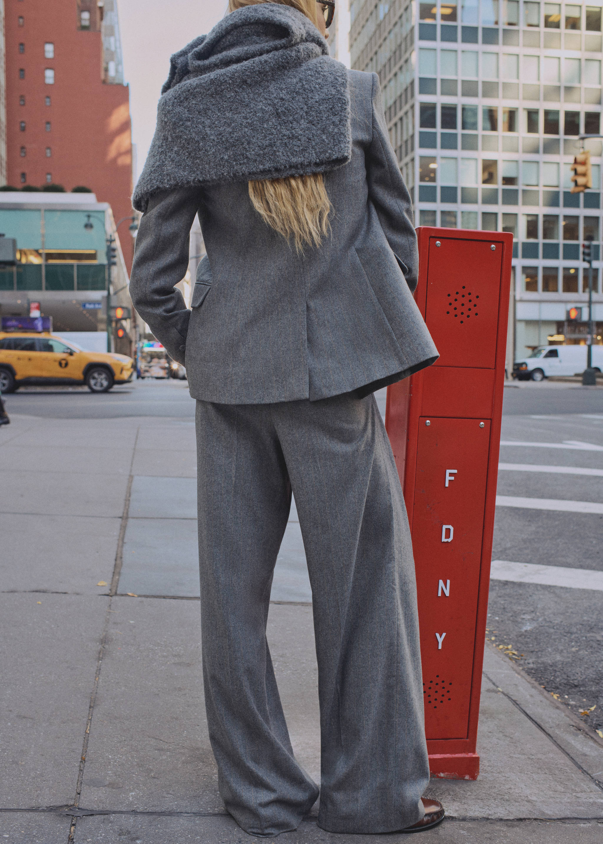 Wool-blend suit pants - Reverse of the article