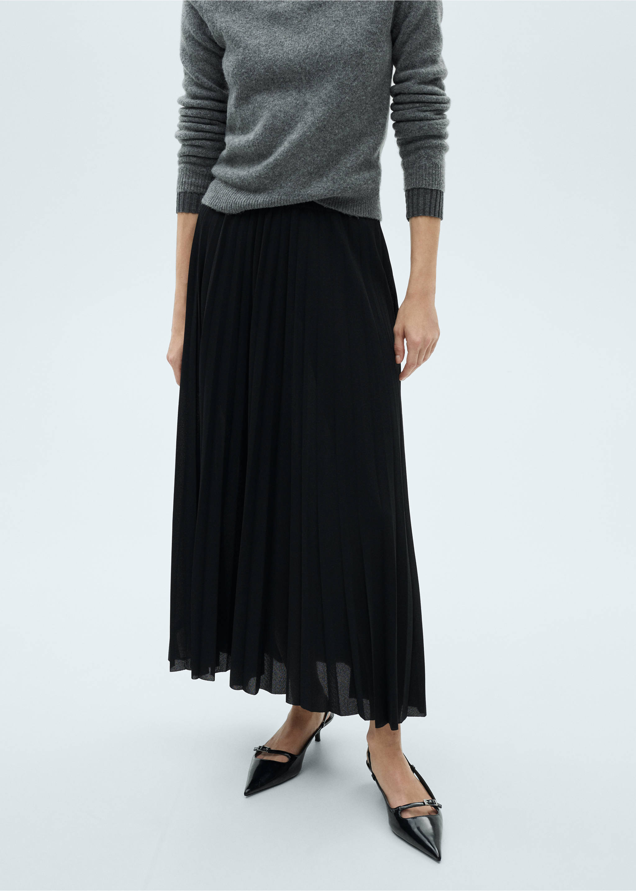 Pleated long skirt - Medium plane, Black. Ref: 87071046-00.