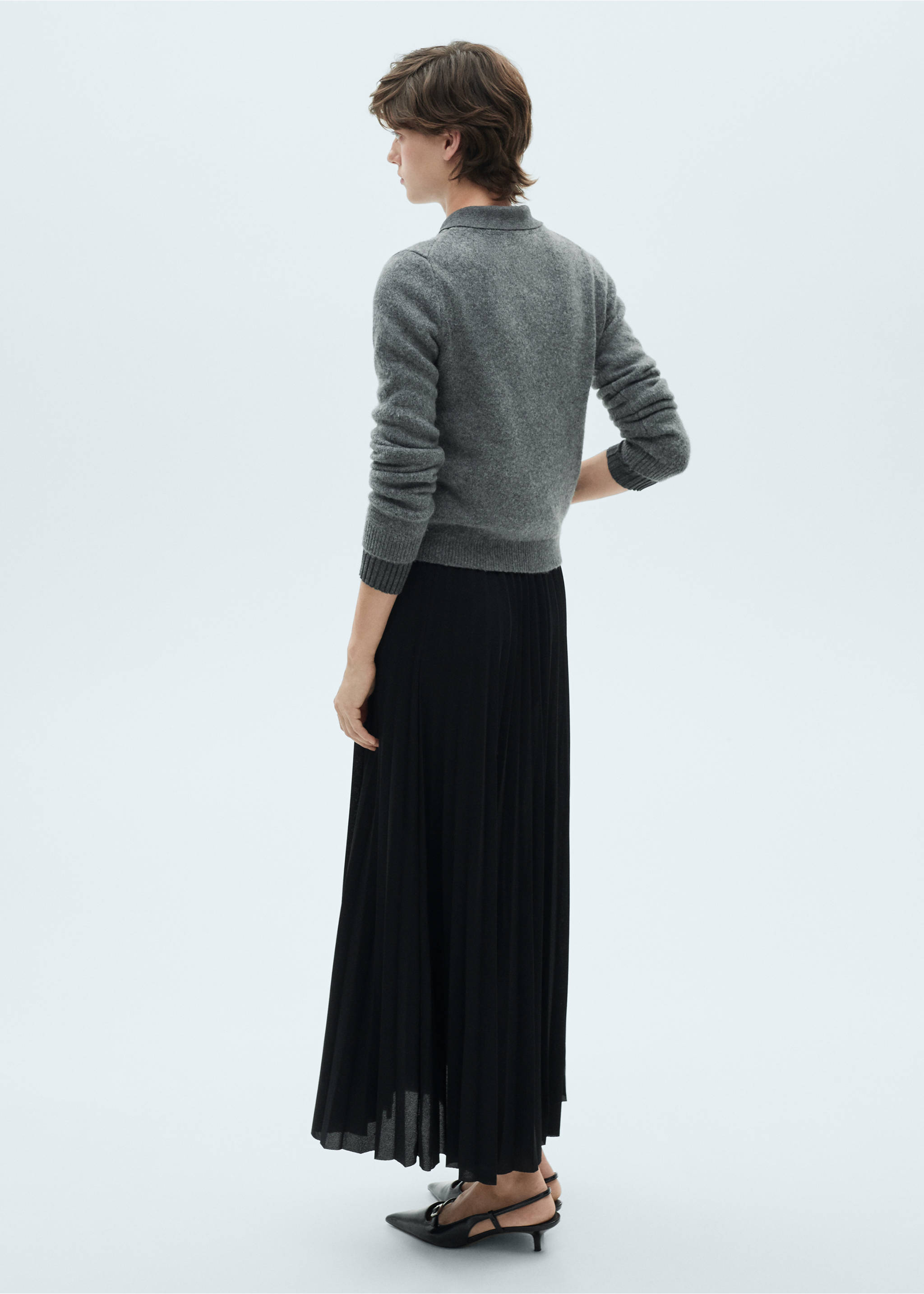 Pleated long skirt - Reverse of the article, Black. Ref: 87071046-00.