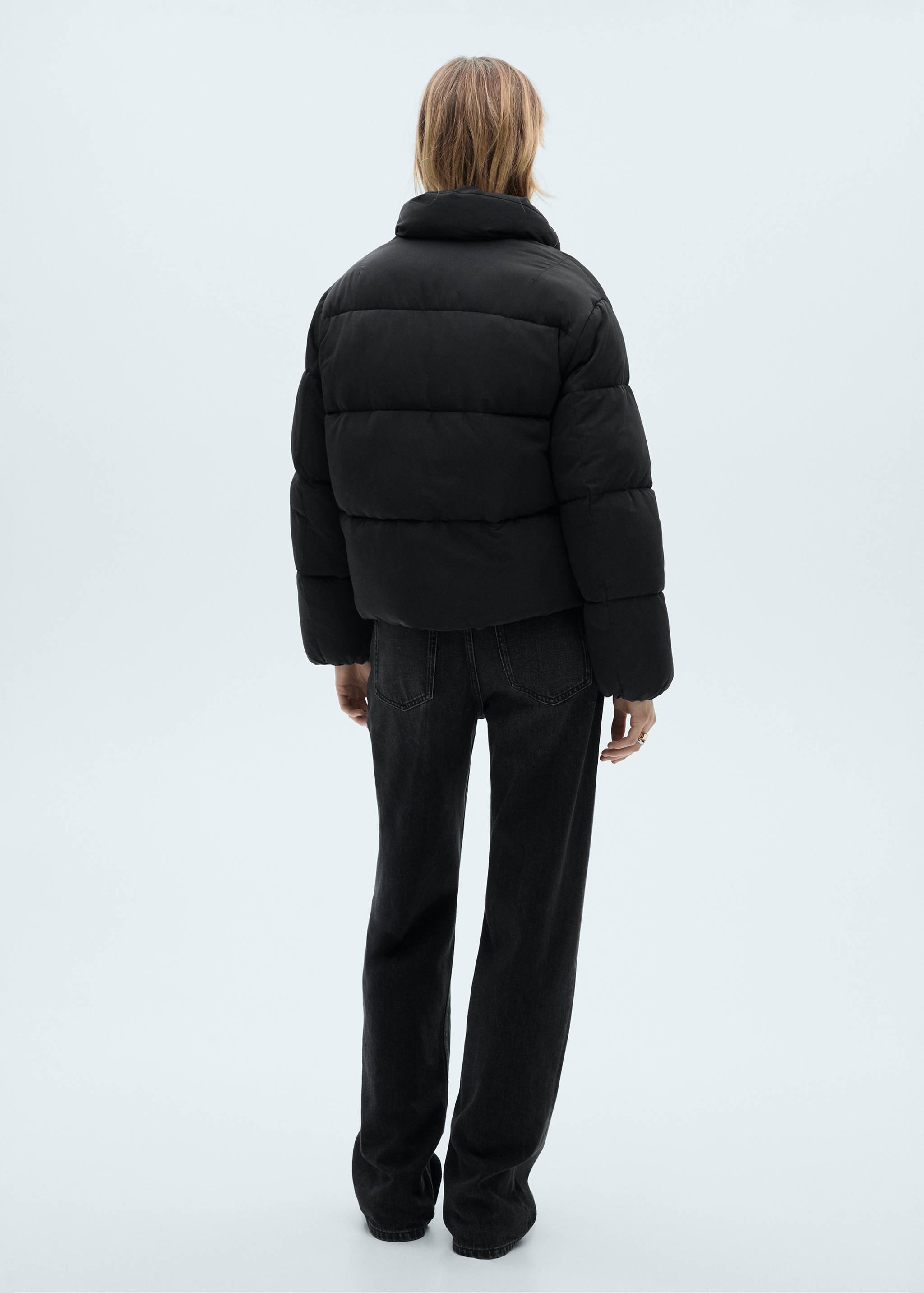 Short padded anorak with fur collar - Reverse of the article