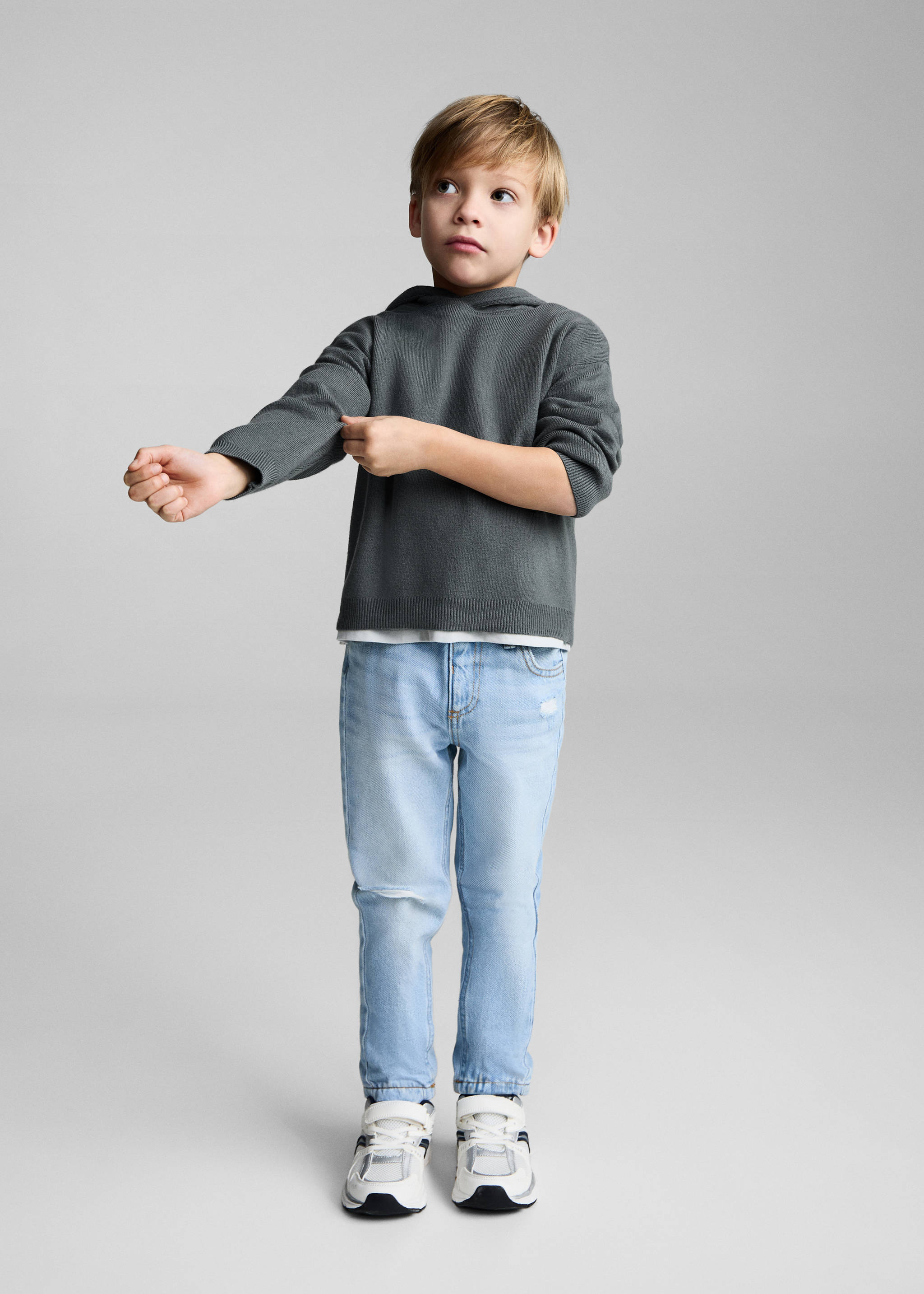 Hooded knit sweater - General plane