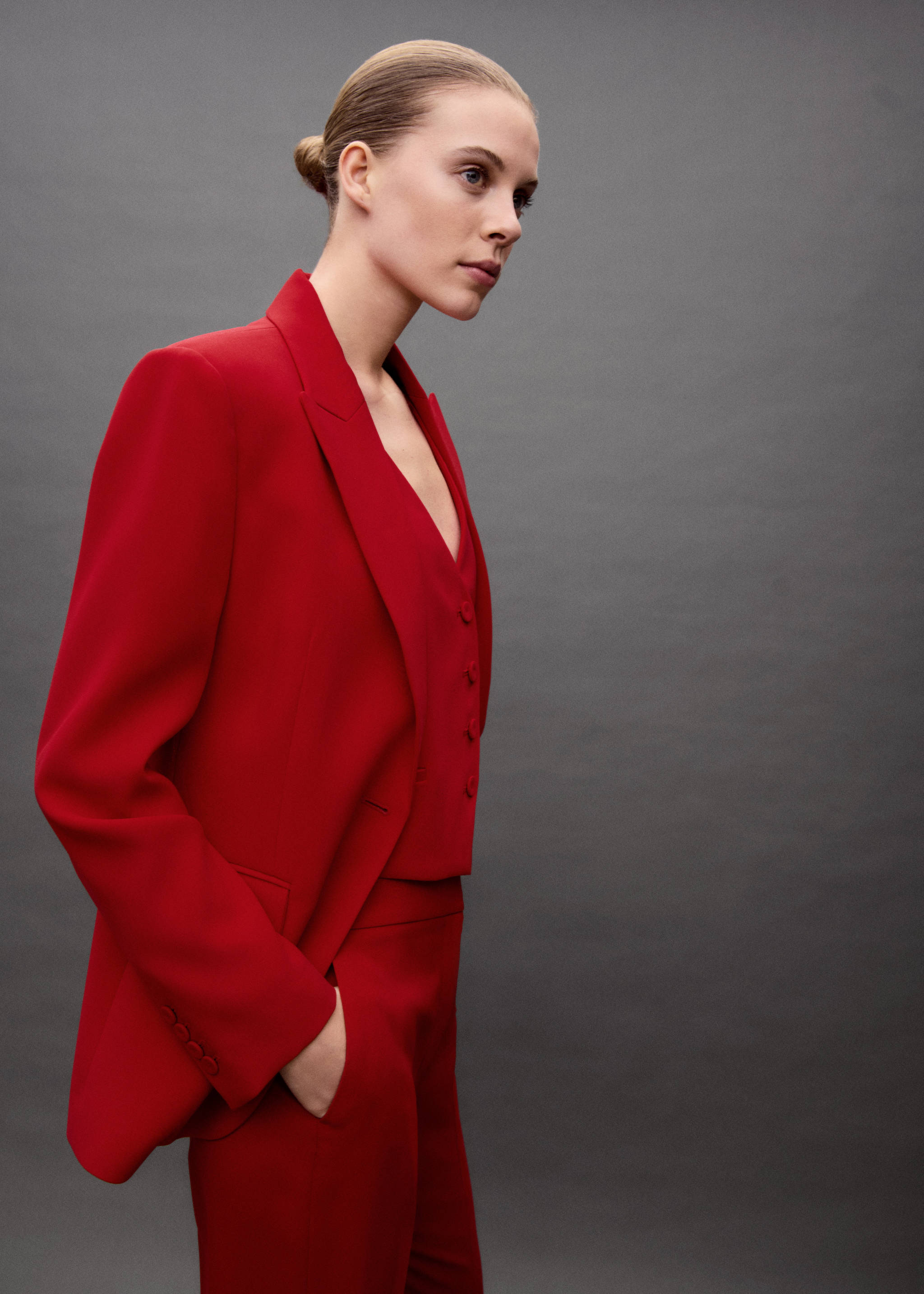 Blazer costume structuré - Détail de l'article 7, Rouge. Ref: 87071518-00.