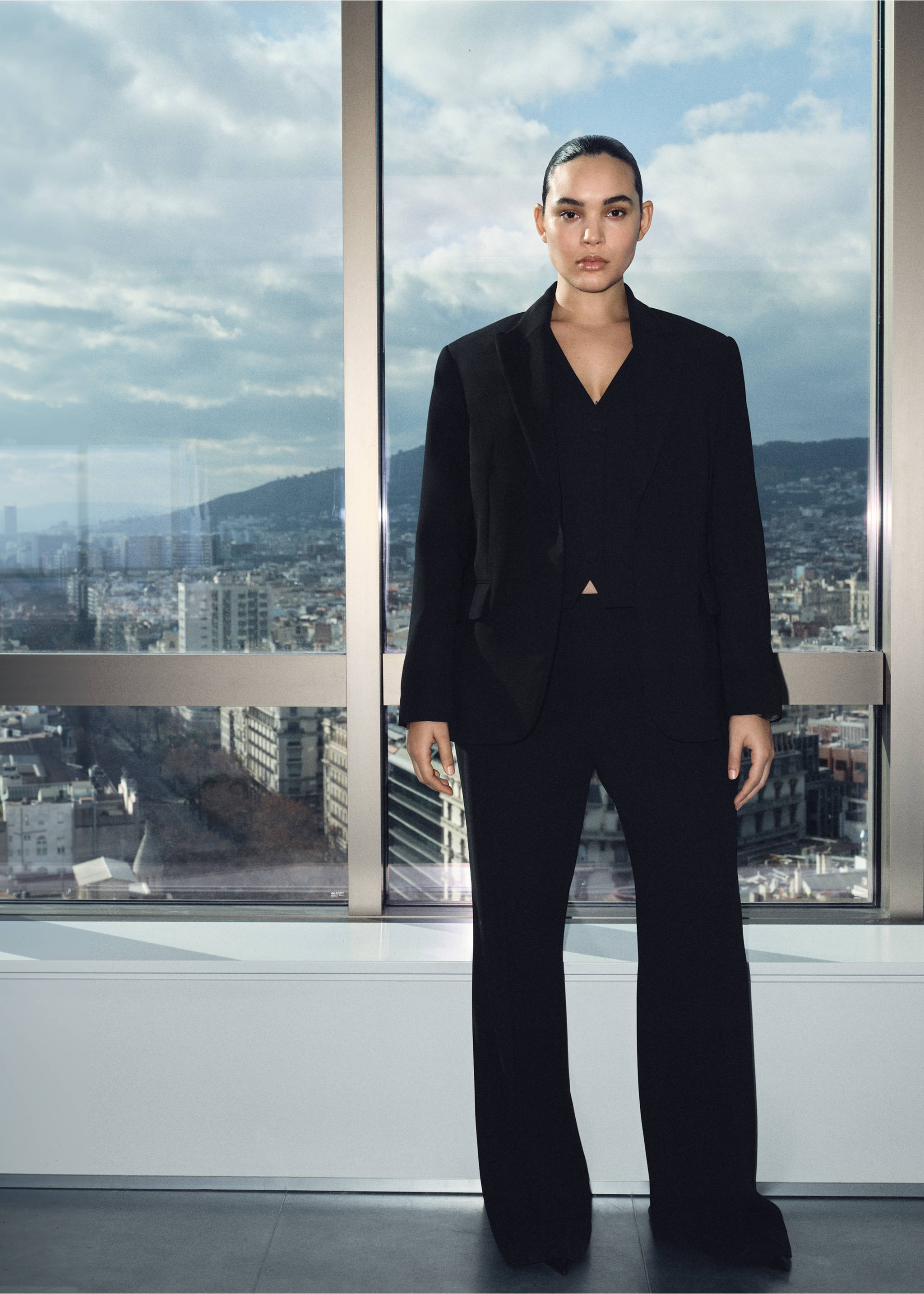 Blazer de fato com estrutura - Pormenor do artigo 7, Preto. Ref: 87071518-00.