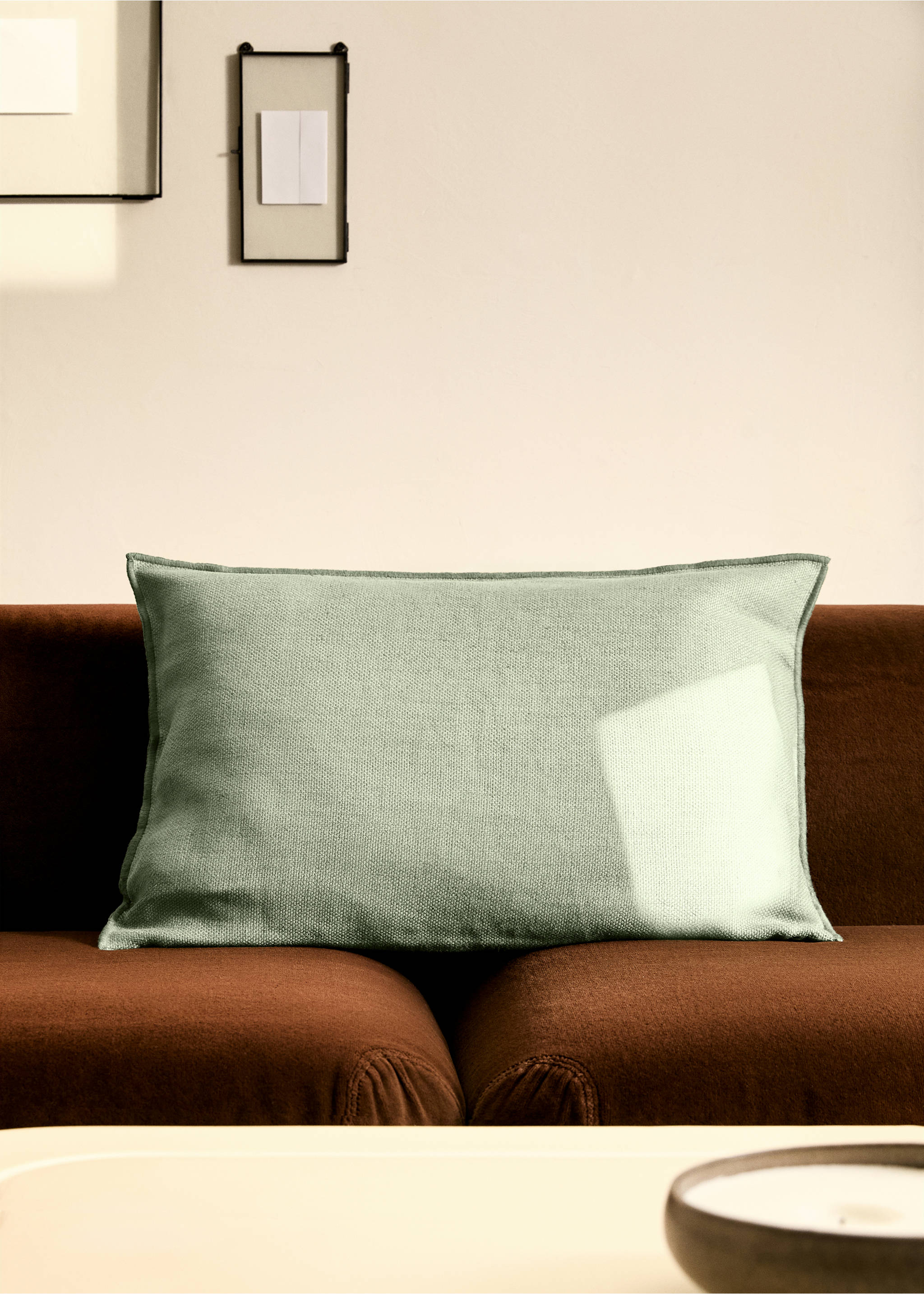 Linen textured cushion cover with overlock detail 40x60cm - General plane, Mint Green. Ref: 87071521-00.
