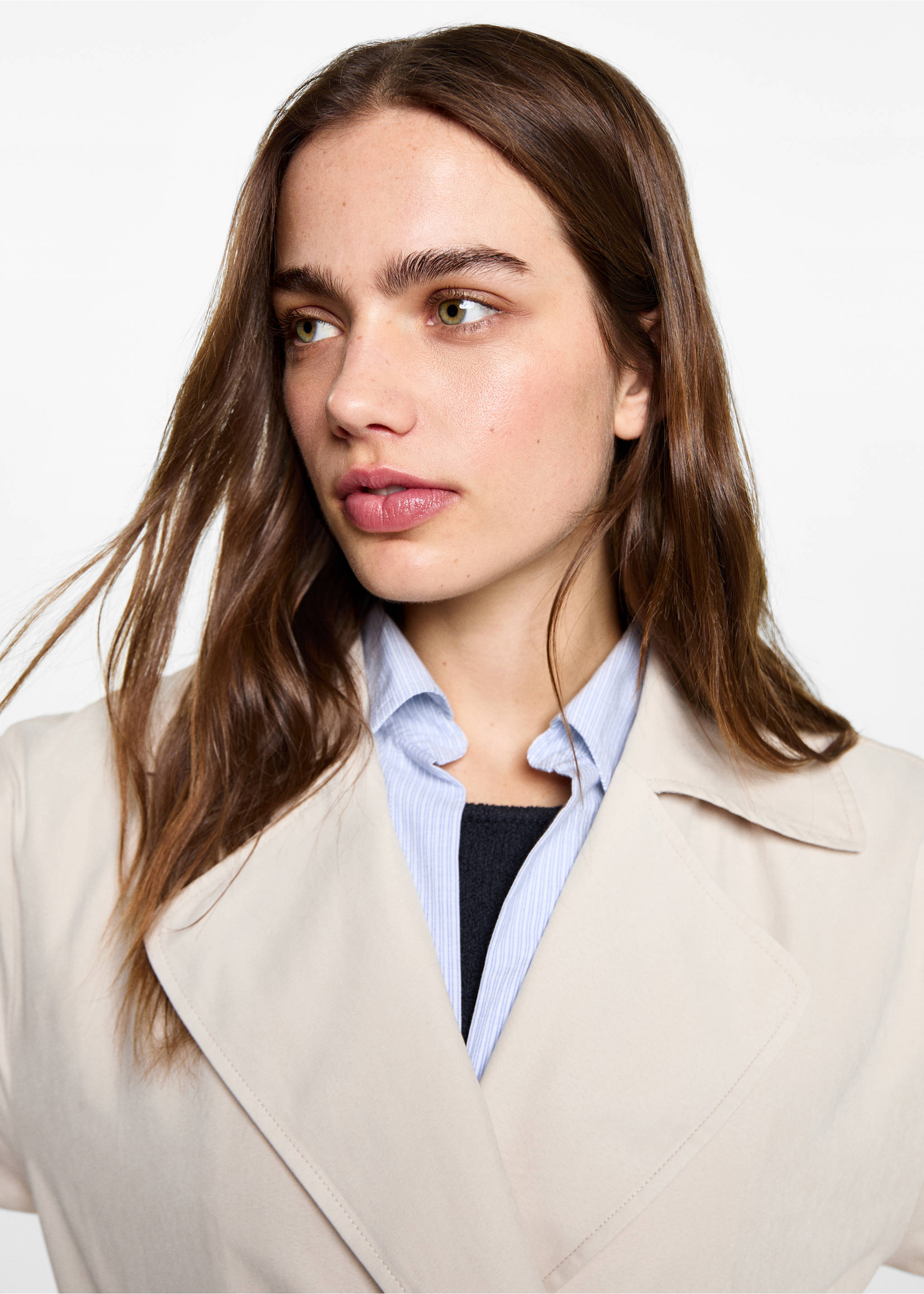 Fließender Trenchcoat mit Gürtel - Detail des Artikels 1, Beige. Ref: 87072536-00.