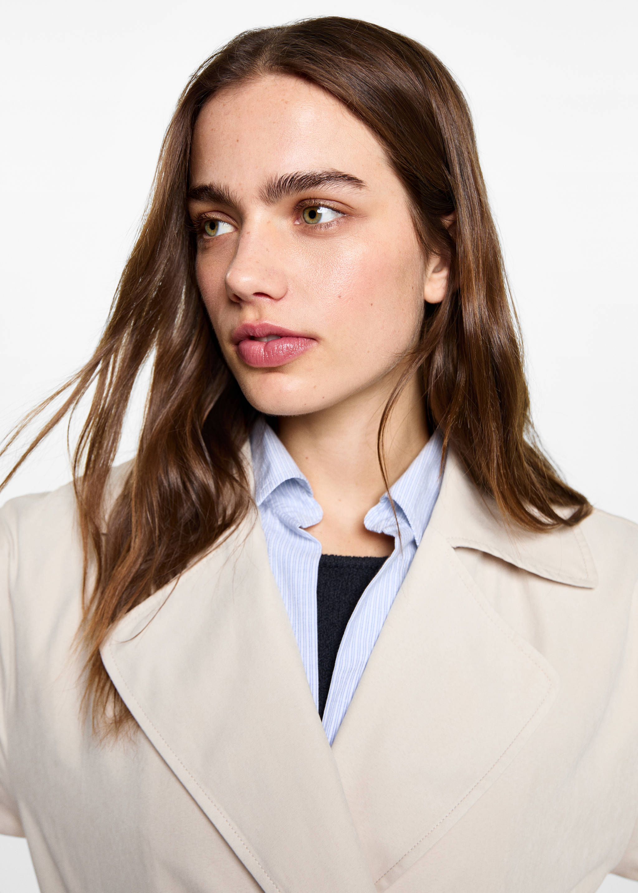 Fließender Trenchcoat mit Gürtel - Detail des Artikels 1