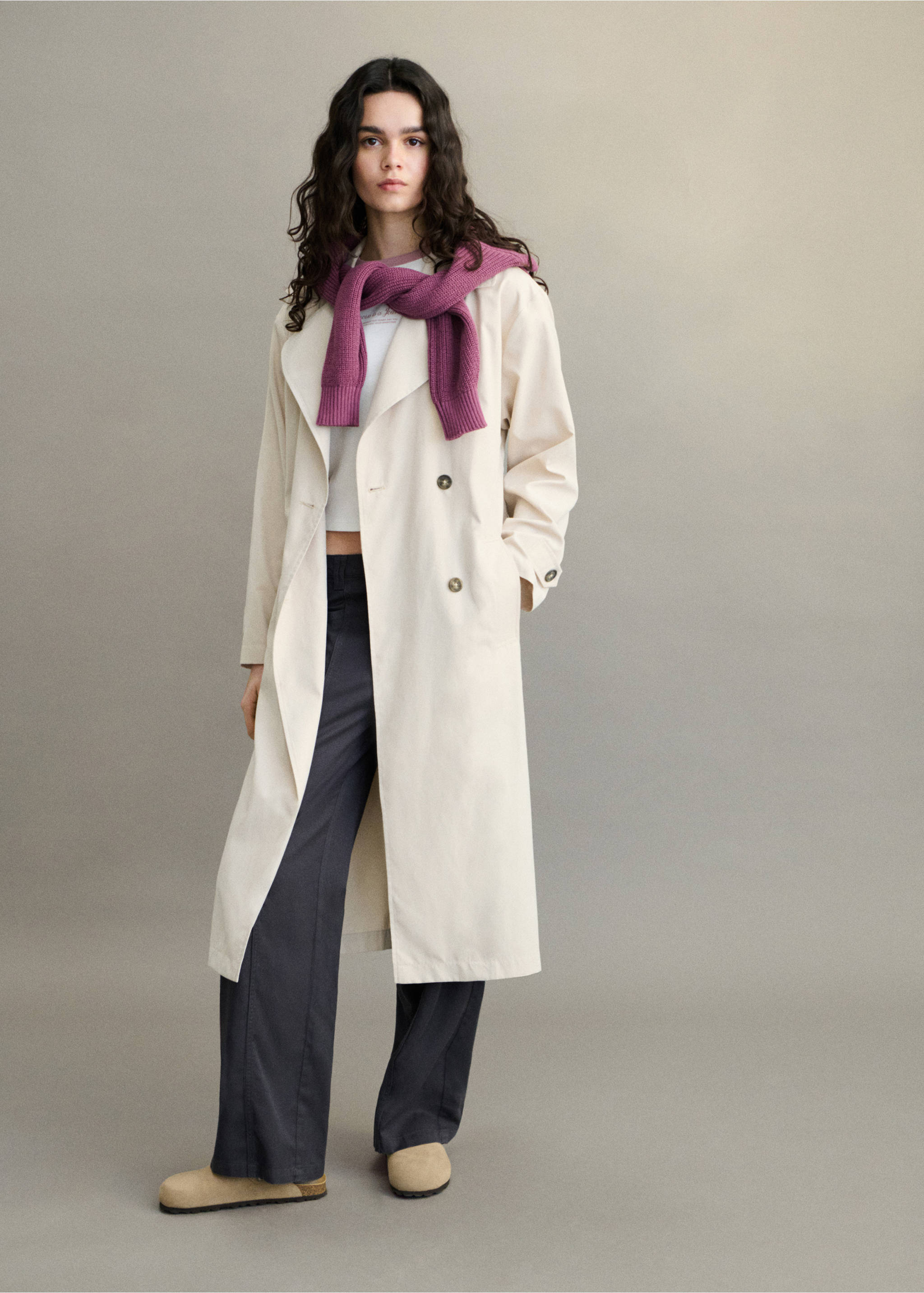 Fließender Trenchcoat mit Gürtel - Detail des Artikels 6, Beige. Ref: 87072536-00.