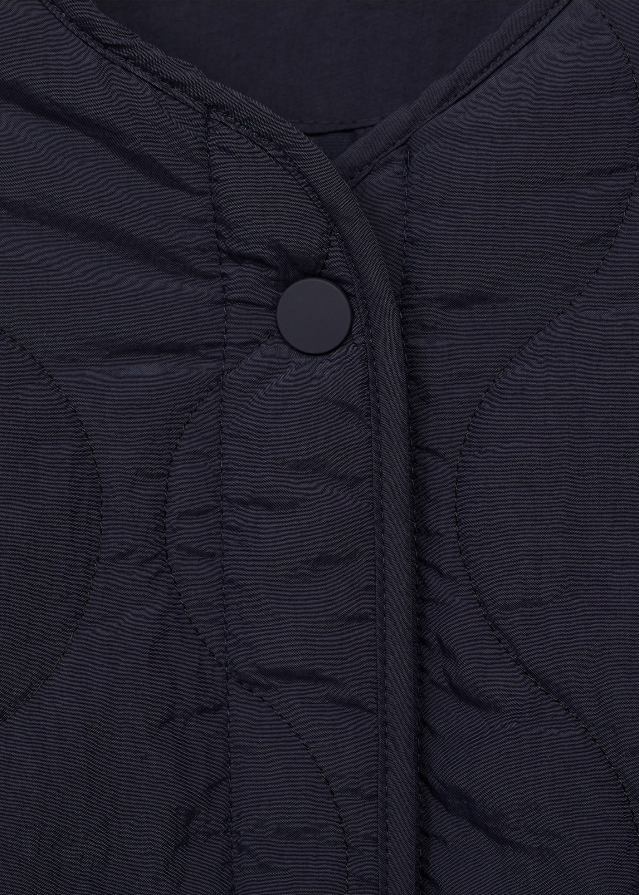 Pocket quilted jacket - Details of the article 8, Dark Navy. Ref: 87072539-00.