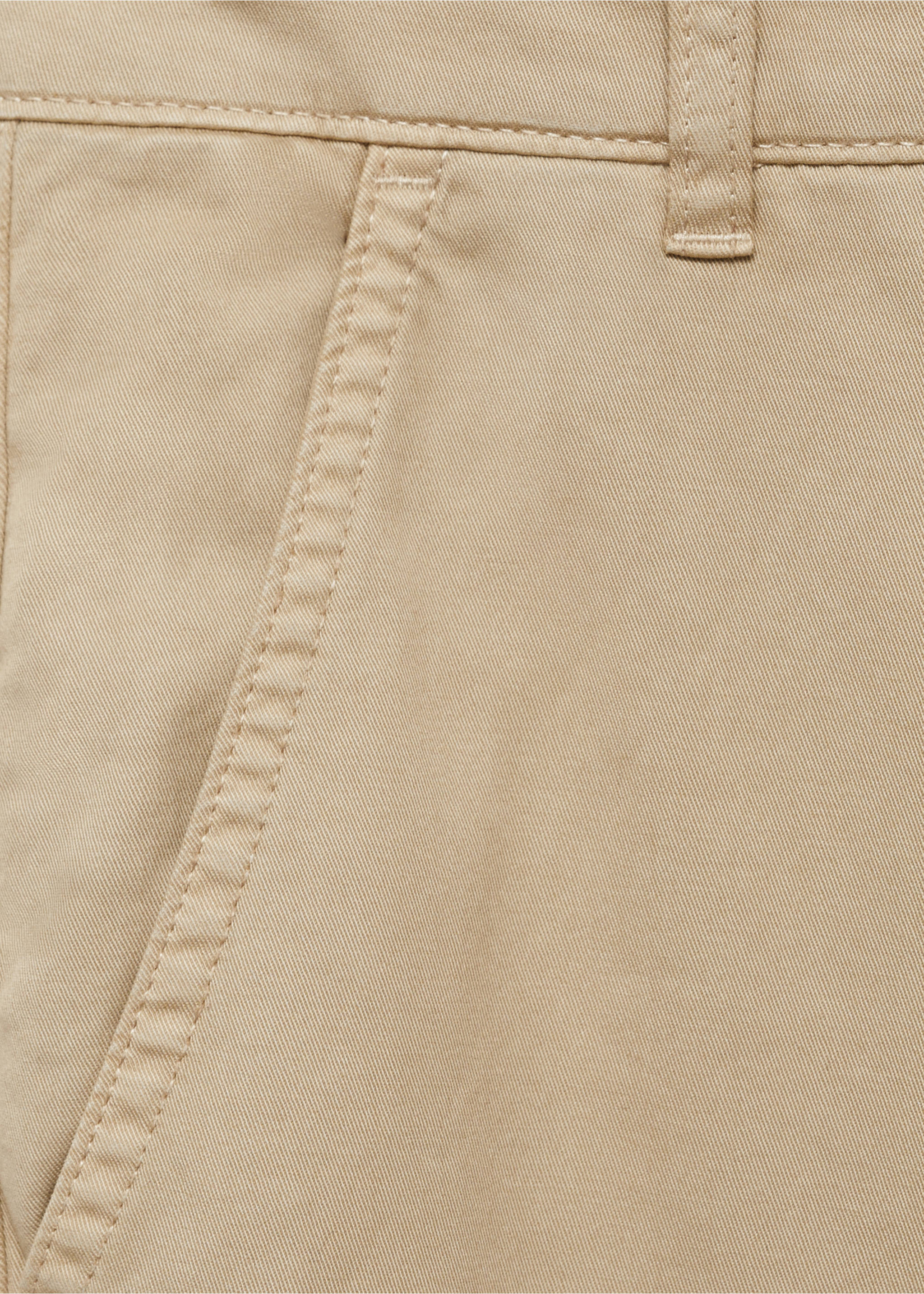 Cotton chinos - Details of the article 8, Ice Grey. Ref: 87072541-00.