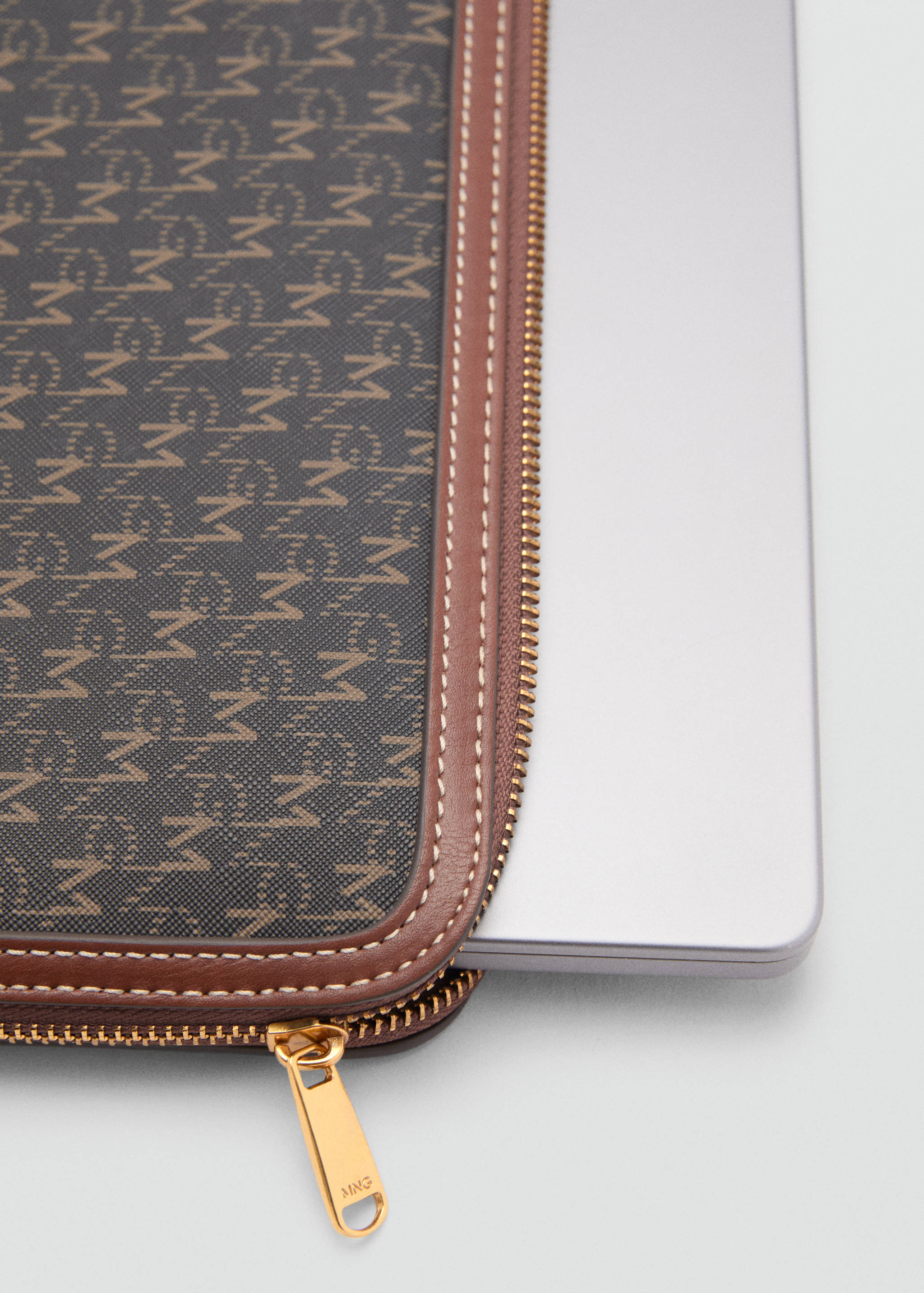 Laptop case with printed logo - Details of the article 1
