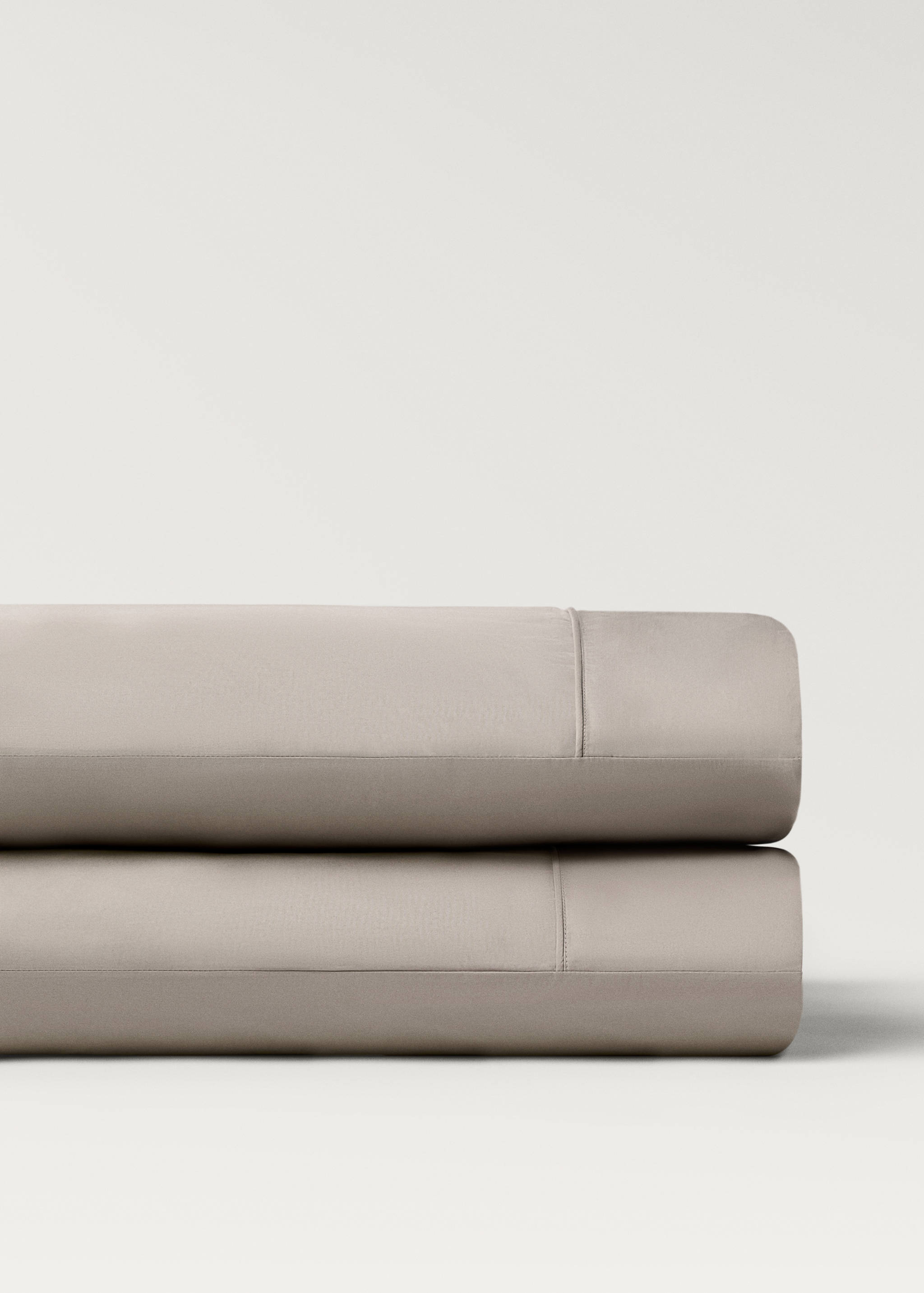 Two 500-thread count cotton percale pillowcases with rounded piping detail 50x75 cm - Details of the article 1