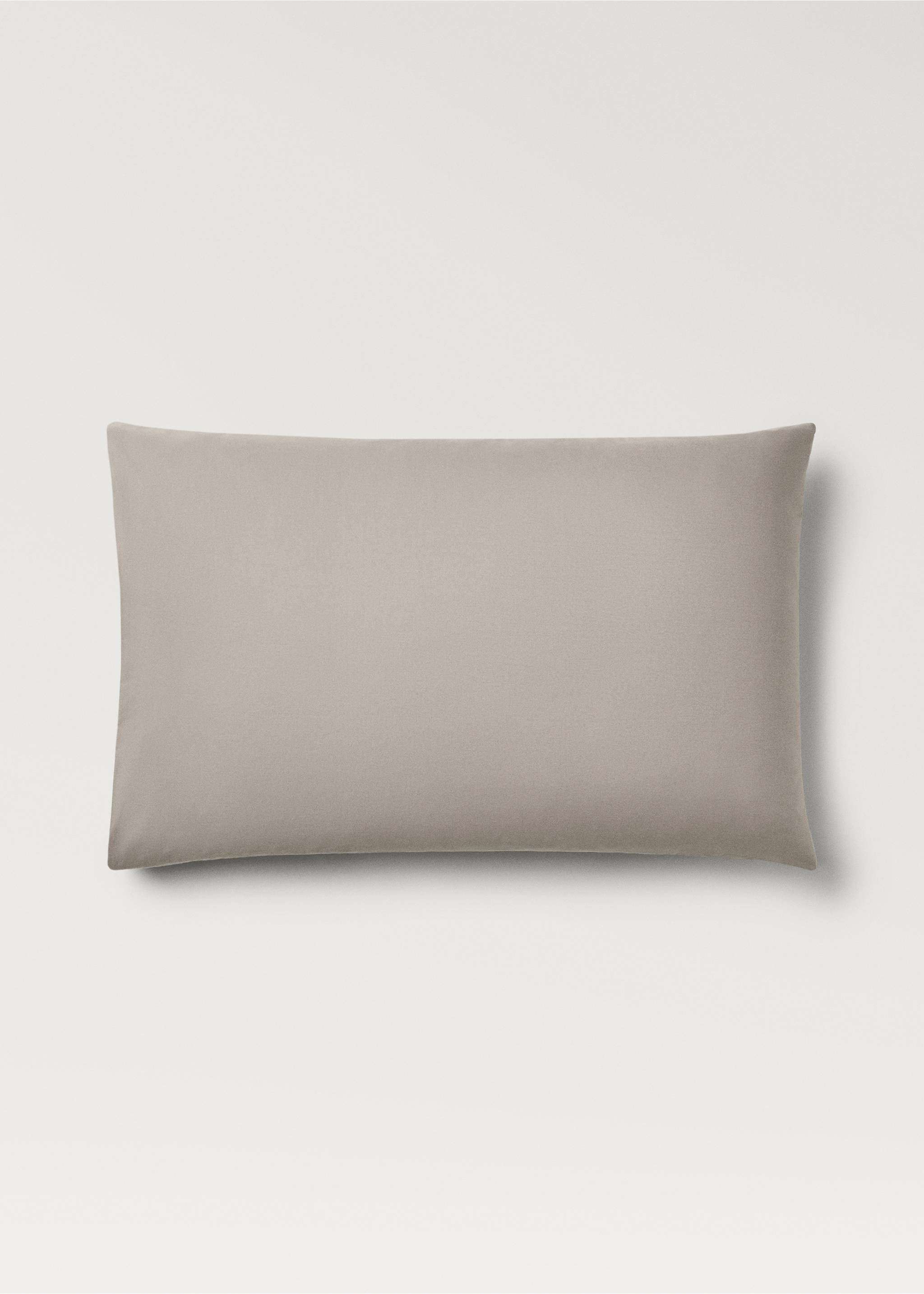 Two 500-thread count cotton percale pillowcases with rounded piping detail 50x75 cm - Article without model, Medium Brown. Ref: 87072914-00.
