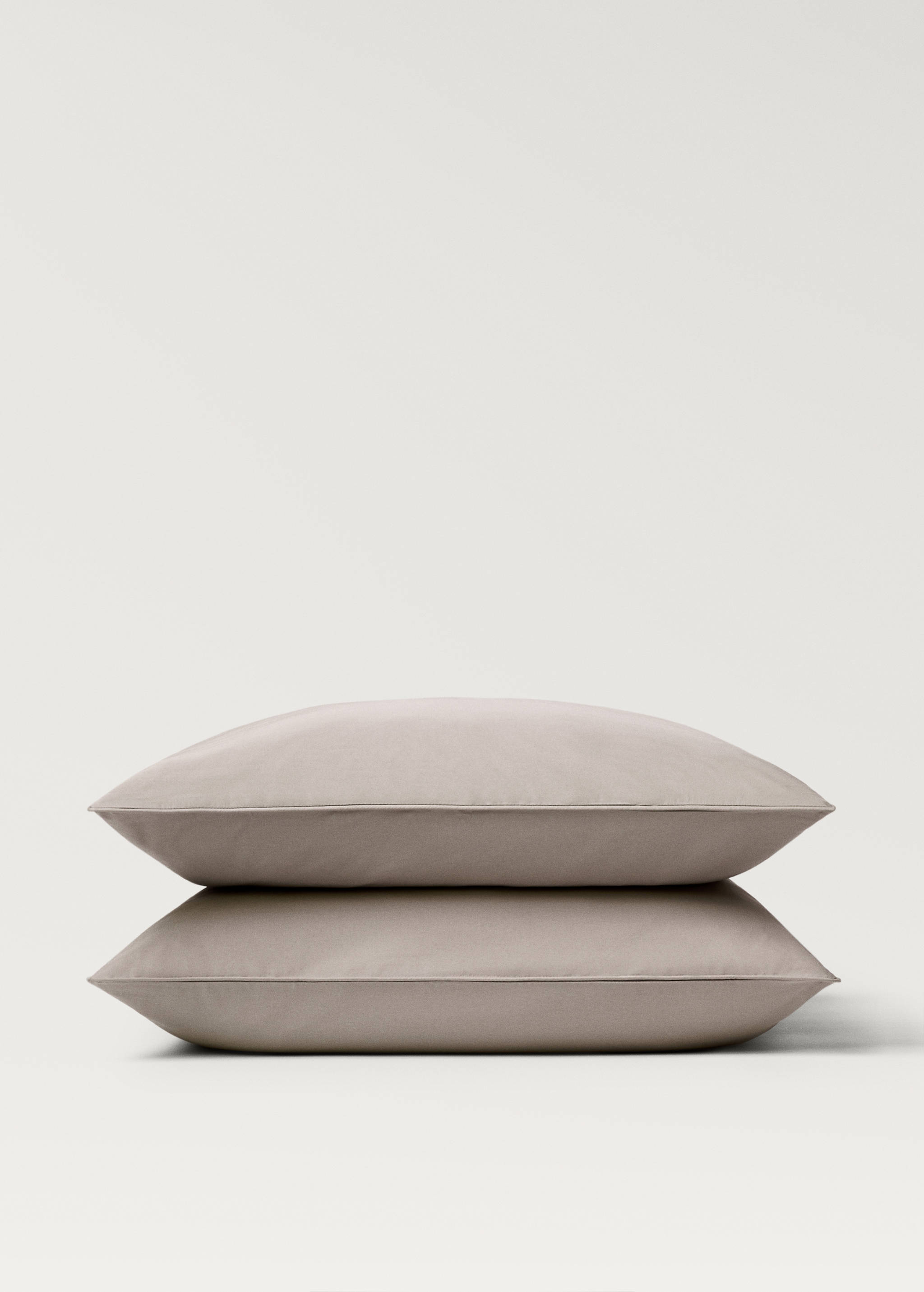 Two 500-thread count cotton percale pillowcases with rounded piping detail 60x60 cm - Details of the article 1