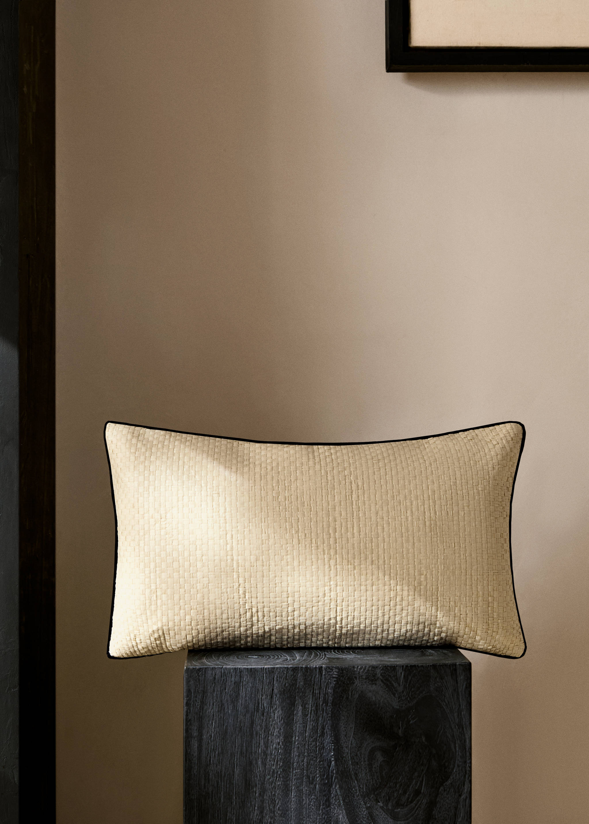 Kissenbezug aus geflochtenem Papier mit Borte, 30 x 50 cm - Allgemeine Ansicht