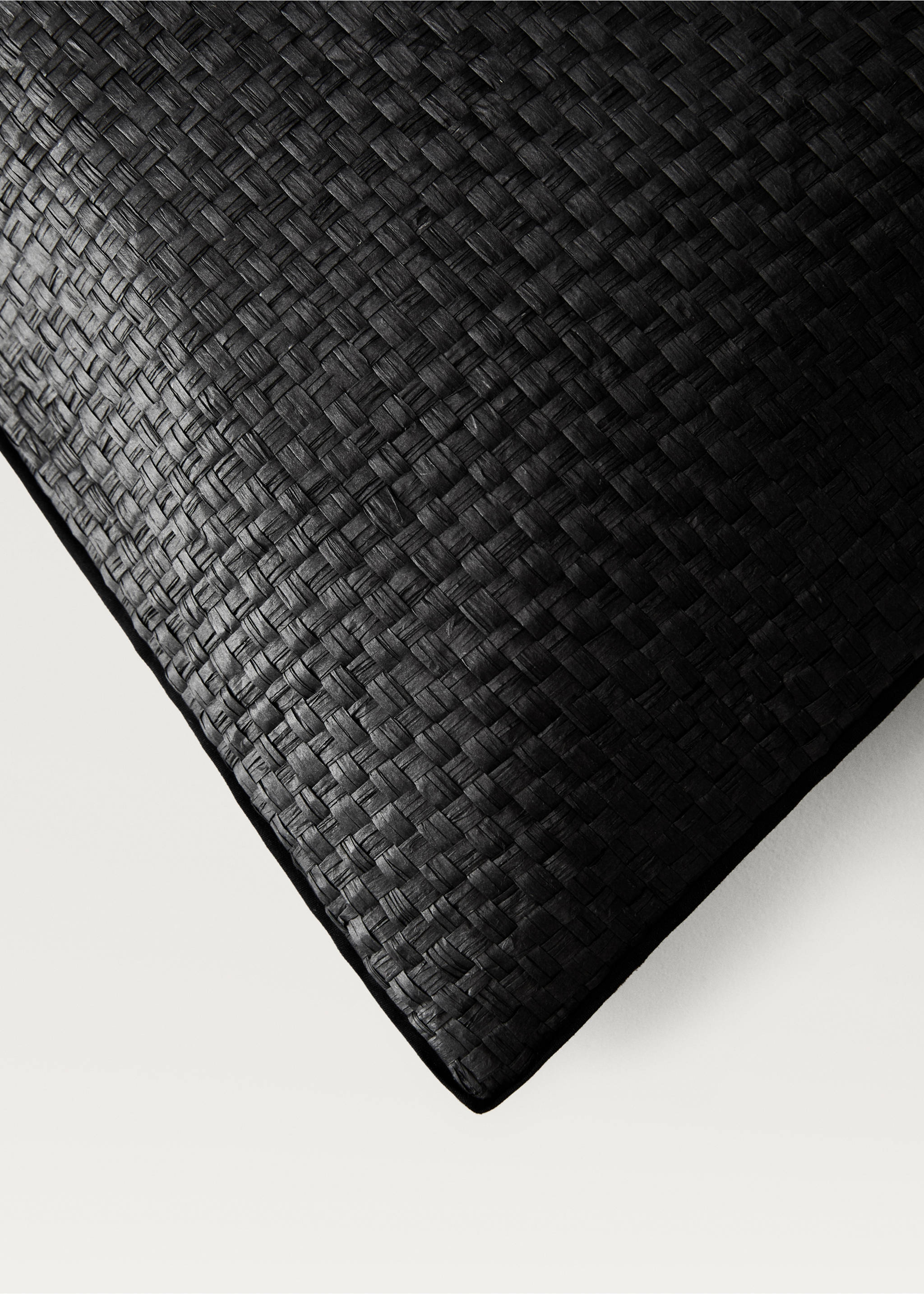 Funda cojín papel trenzado ribete 30x50 cm - Detalle del artículo 1, Negro. Ref: 87072920-00.