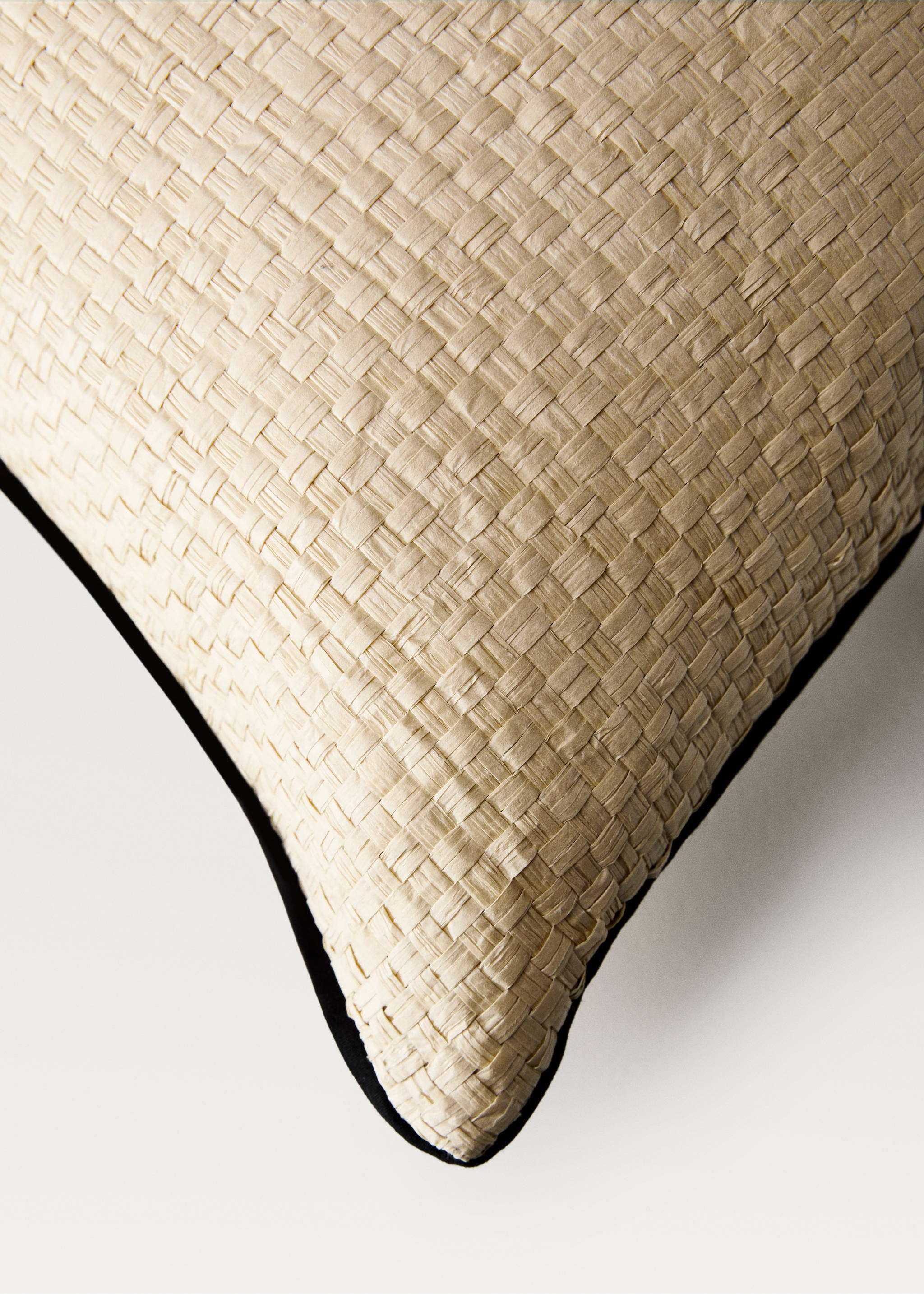 Funda cojín papel trenzado piping 45x45 cm - Detalle del artículo 2, Blanco roto. Ref: 87072921-00.