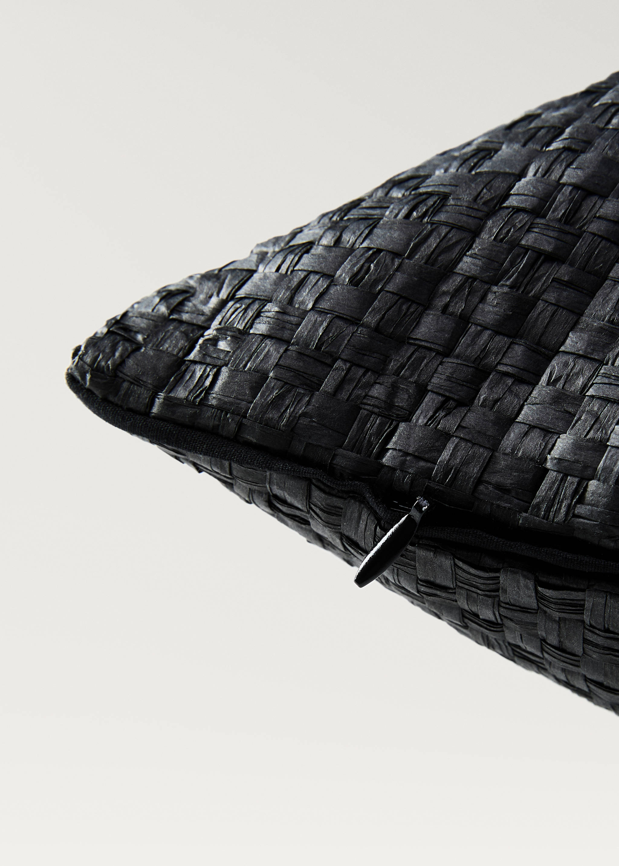 Woven paper cushion cover with piping 45x45cm - Details of the article 3