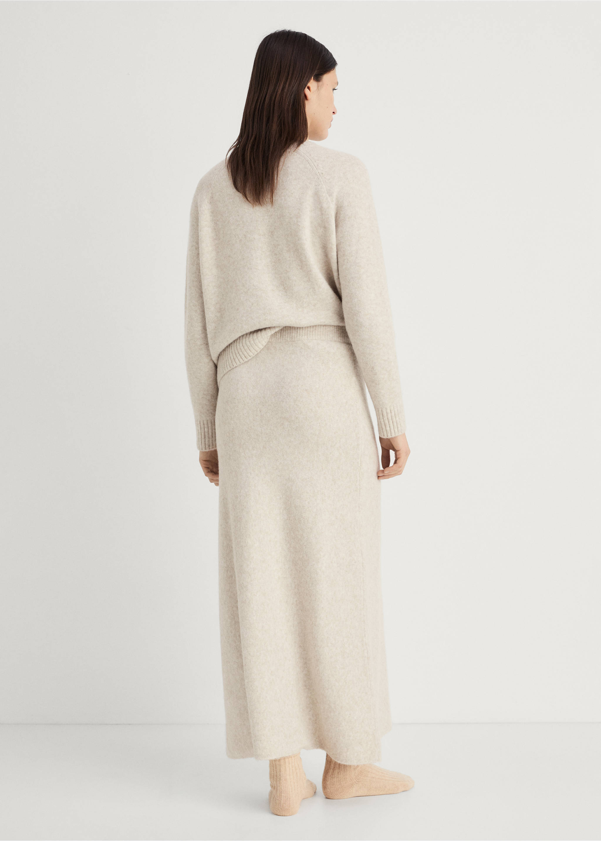 Long knitted skirt - Reverse of the article, Beige. Ref: 87072925-00.