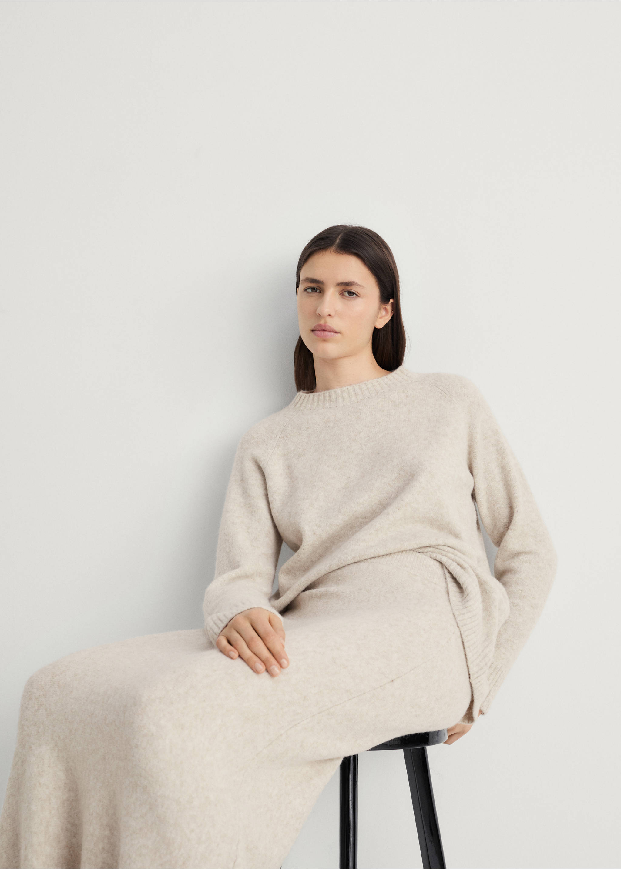 Long knitted skirt - Details of the article 2, Beige. Ref: 87072925-00.