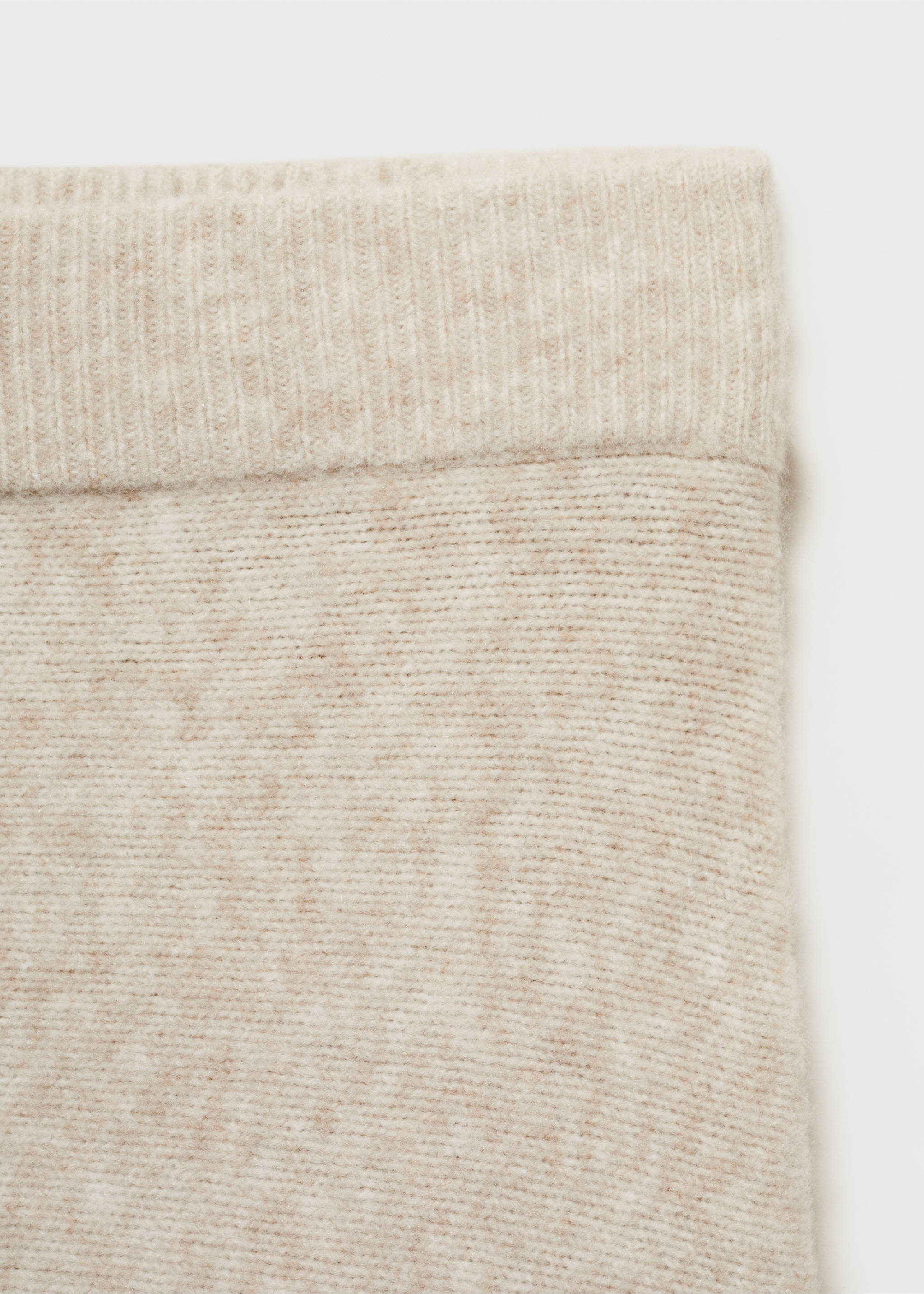 Long knitted skirt - Details of the article 8, Beige. Ref: 87072925-00.
