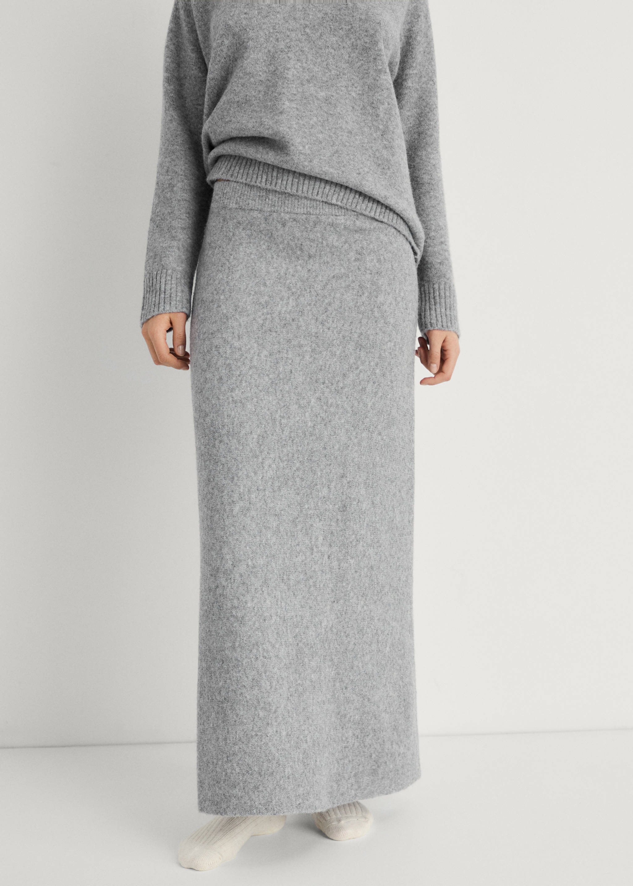 Long knitted skirt - Medium plane