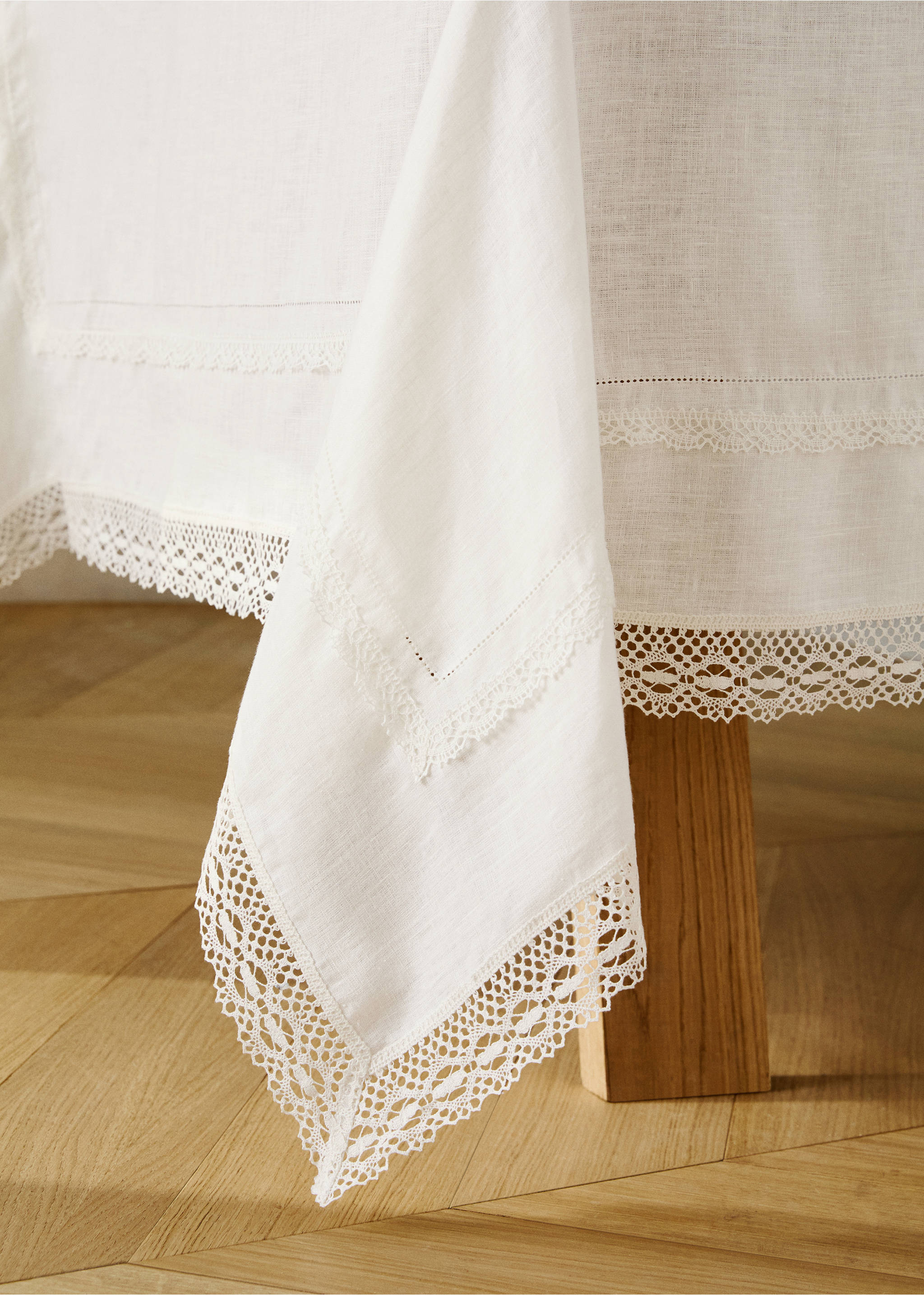 Nappe 100 % lin dentelle pour 6 à 8 convives - Détail de l'article 8, Écru. Ref: 87072976-00.