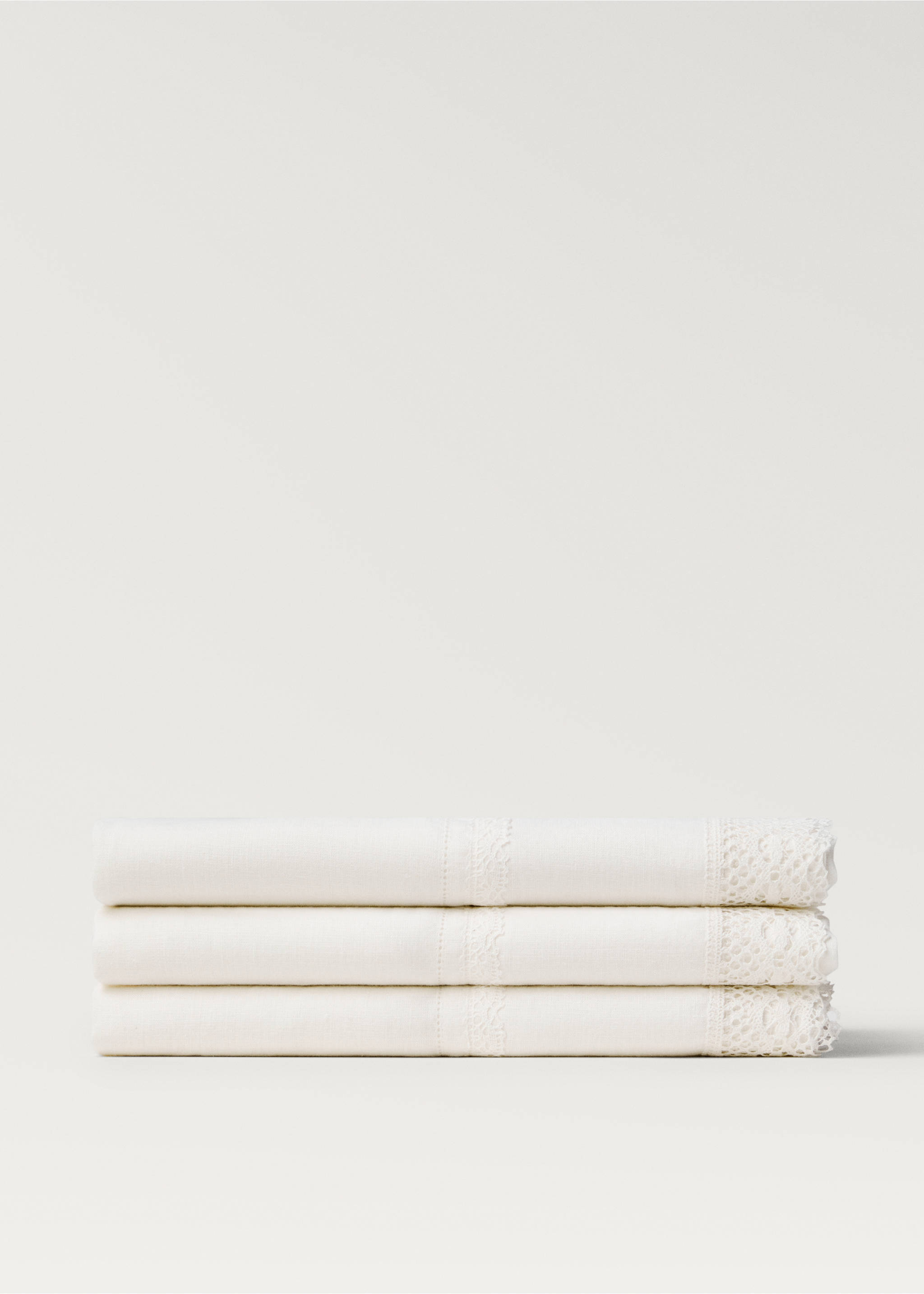 Nappe 100 % lin dentelle pour 6 à 8 convives - Article sans modèle, Écru. Ref: 87072976-00.