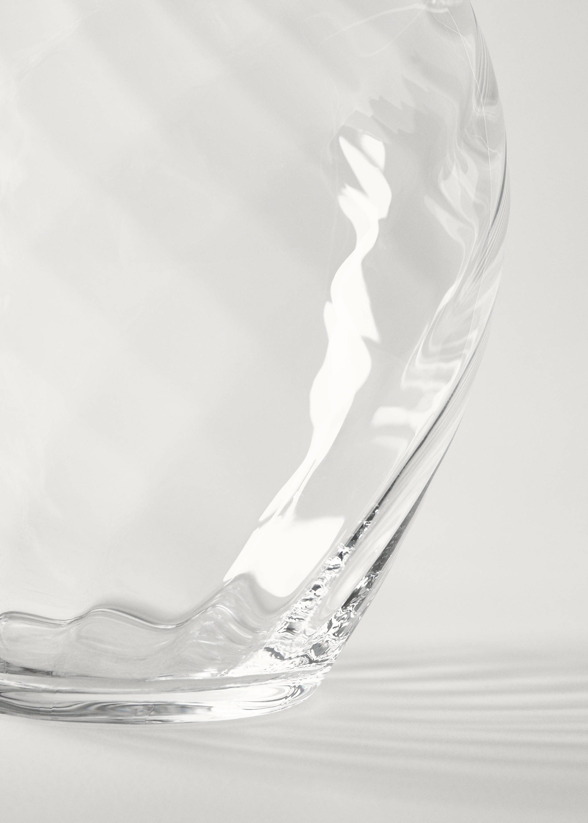 Vas av vågigt handblåst glas - Detaljer om artikeln 1