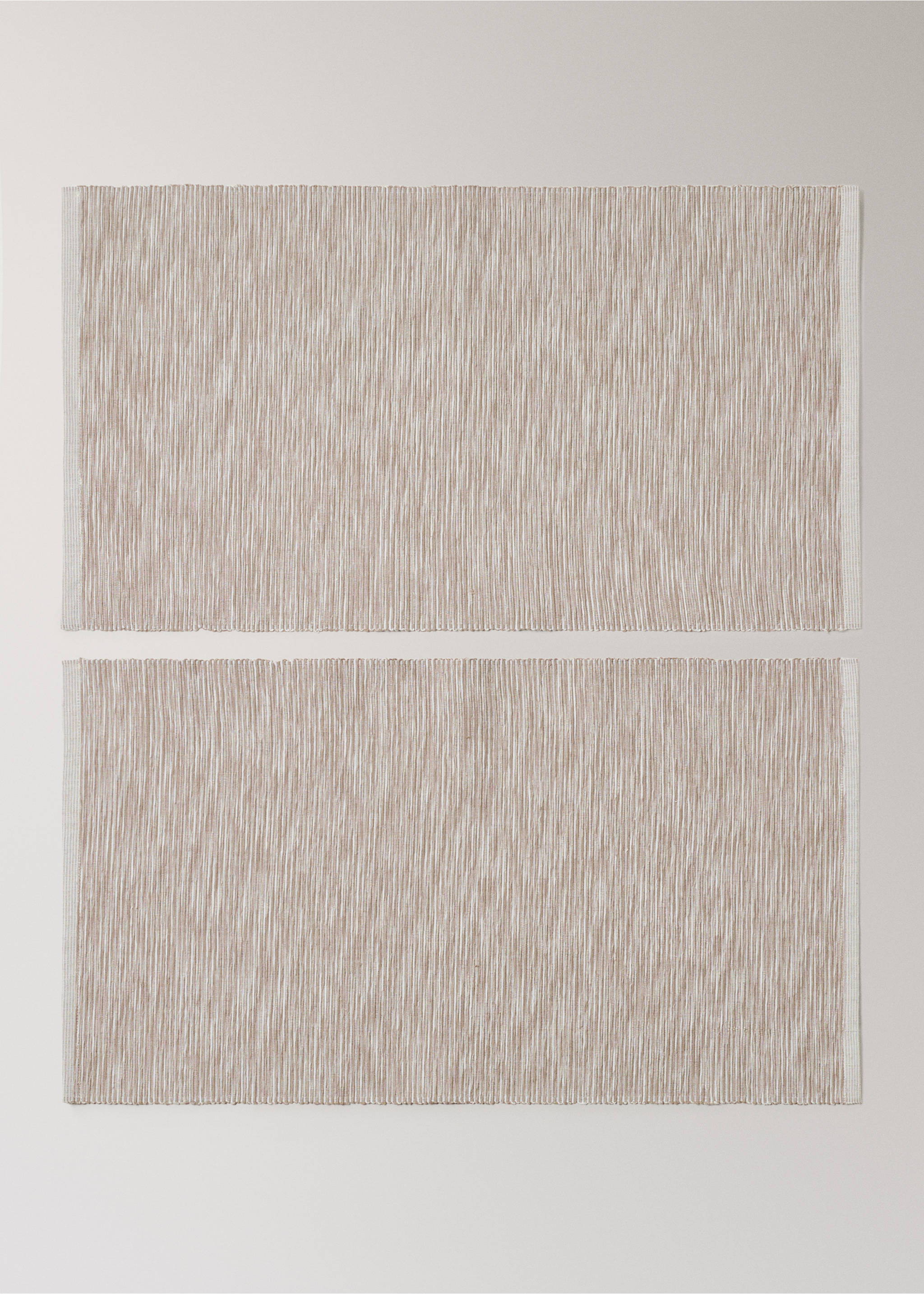 Set of two textured beige woven placemats., Sand. Ref: 87072978-00.