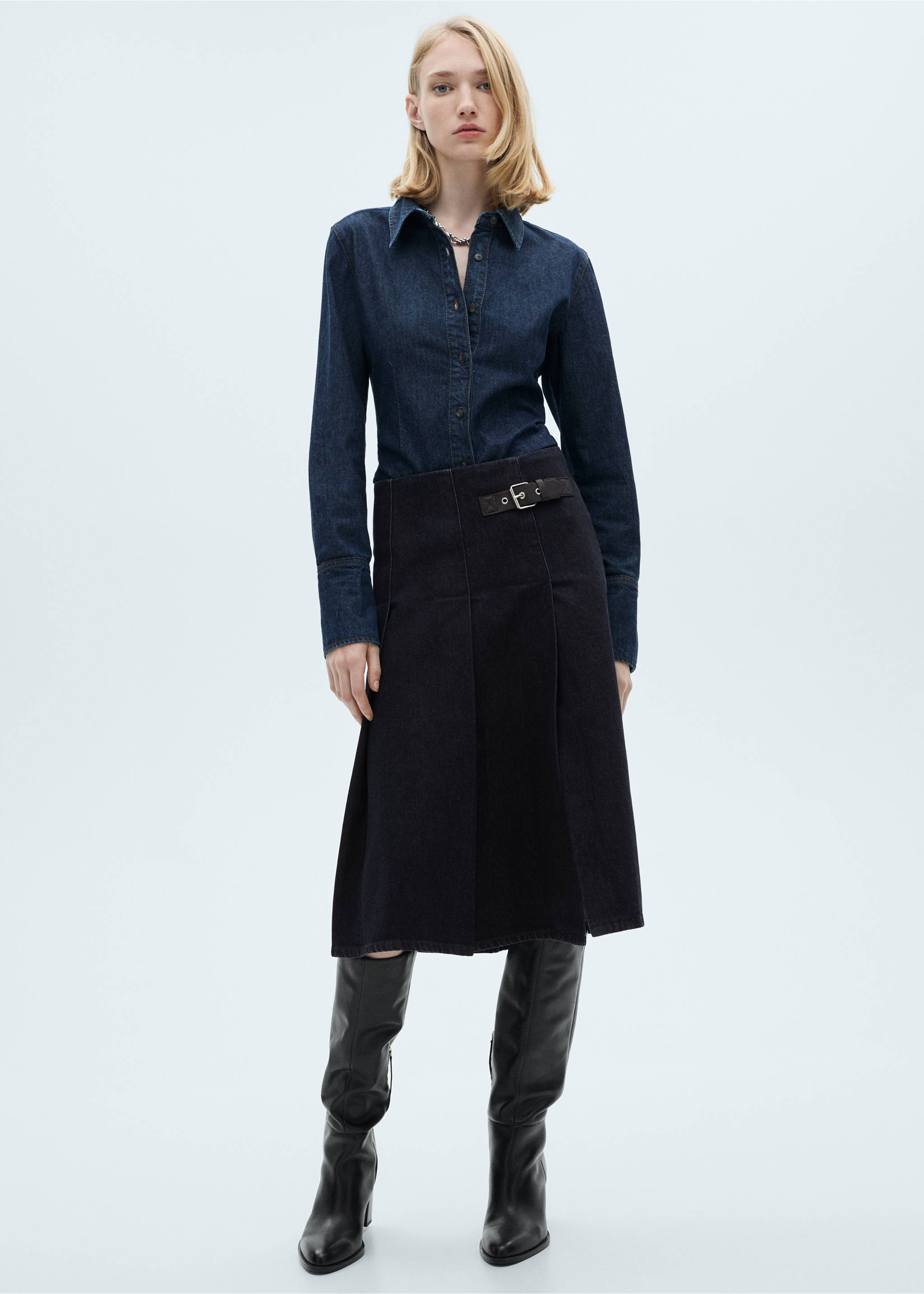 Rinse-wash midi-skirt with buckle - Details of the article 2, Open Blue. Ref: 87073277-00.