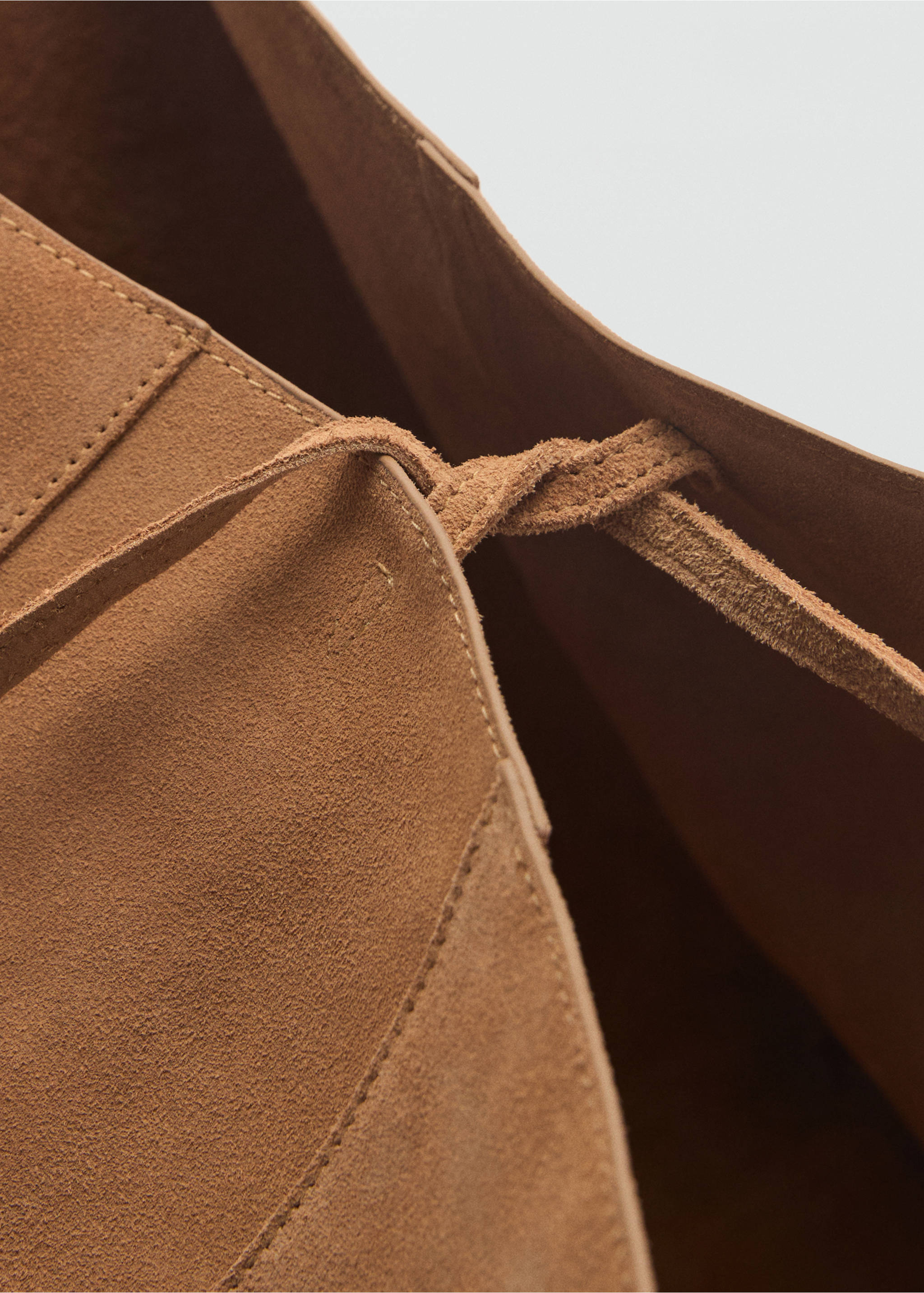 Suede shopper bag - Details of the article 1, Leather. Ref: 87073281-00.