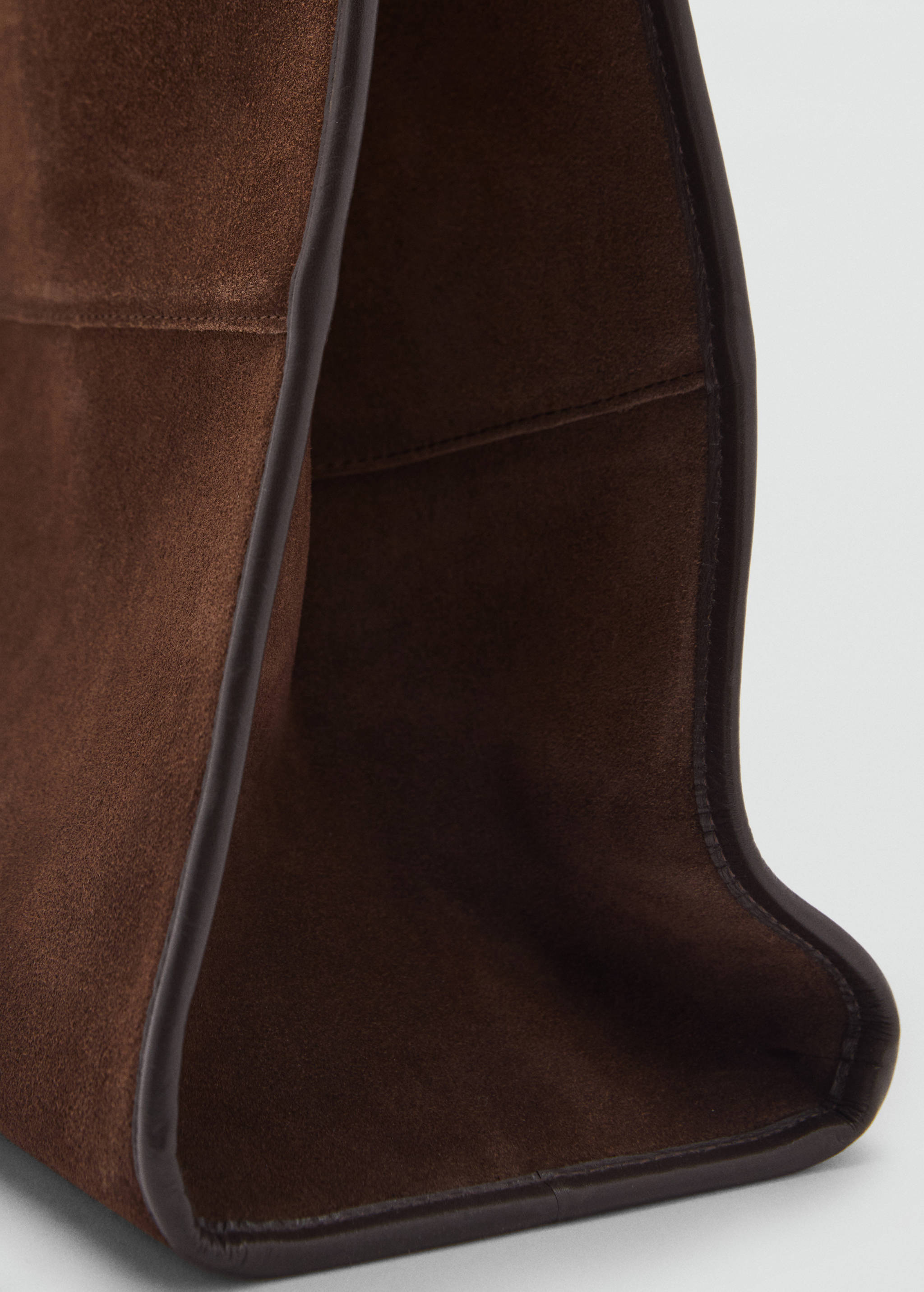 Leather shopper bag with stitching - Details of the article 3