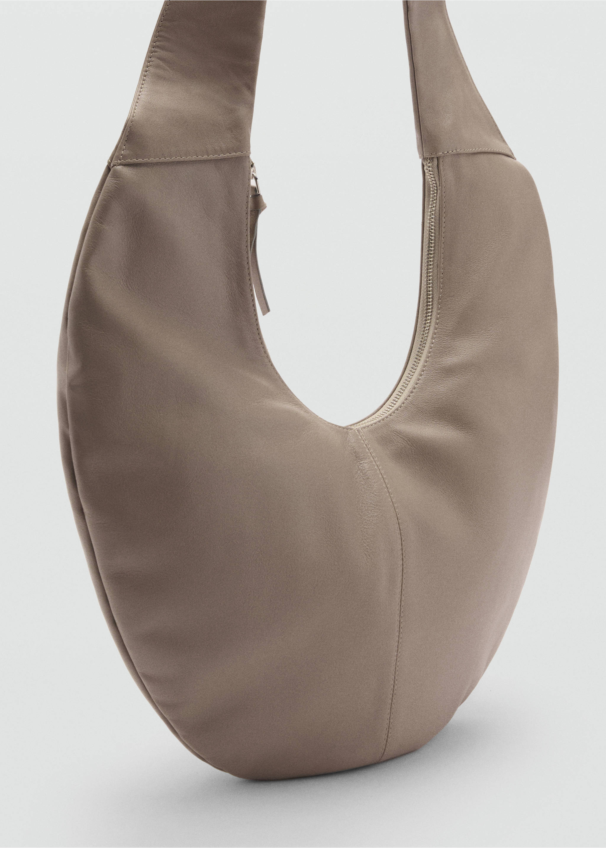 Half-moon leather bag - Medium plane, Light/Pastel Grey. Ref: 87073295-00.