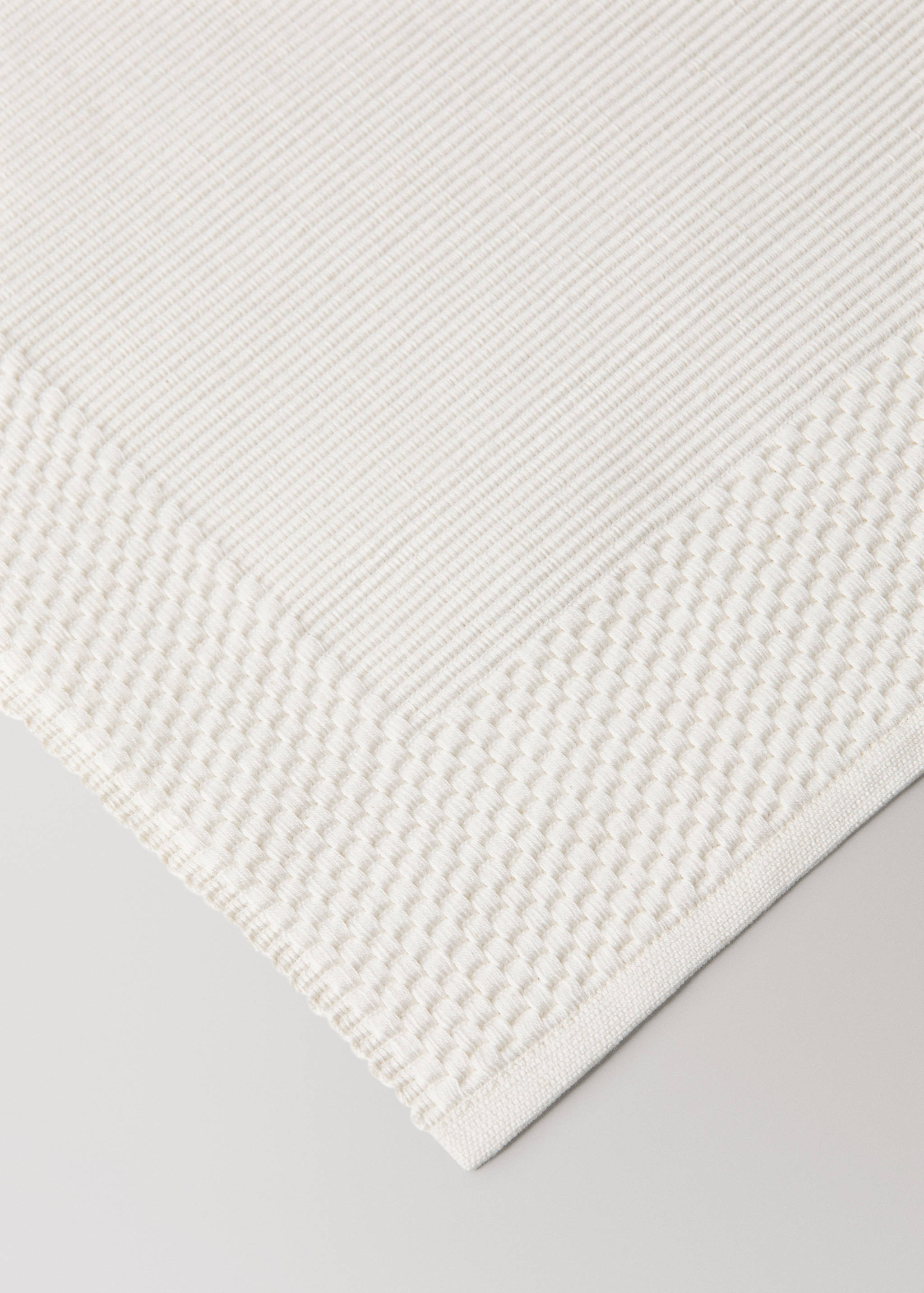 Cotton placemats with geometric pattern - Details of the article 1