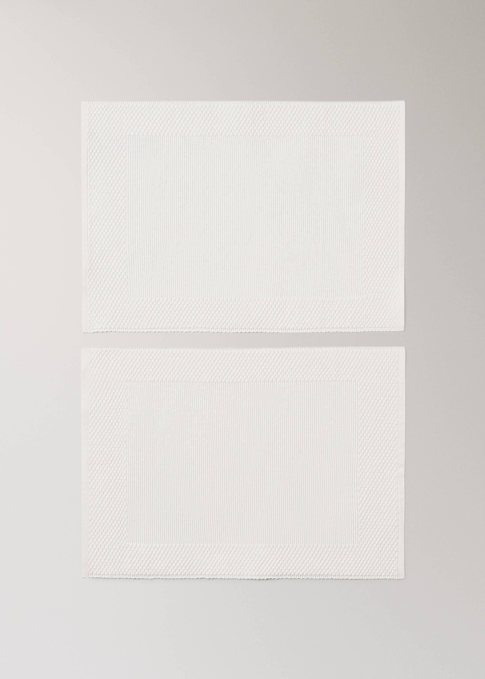 Cotton placemats with geometric pattern - Article without model