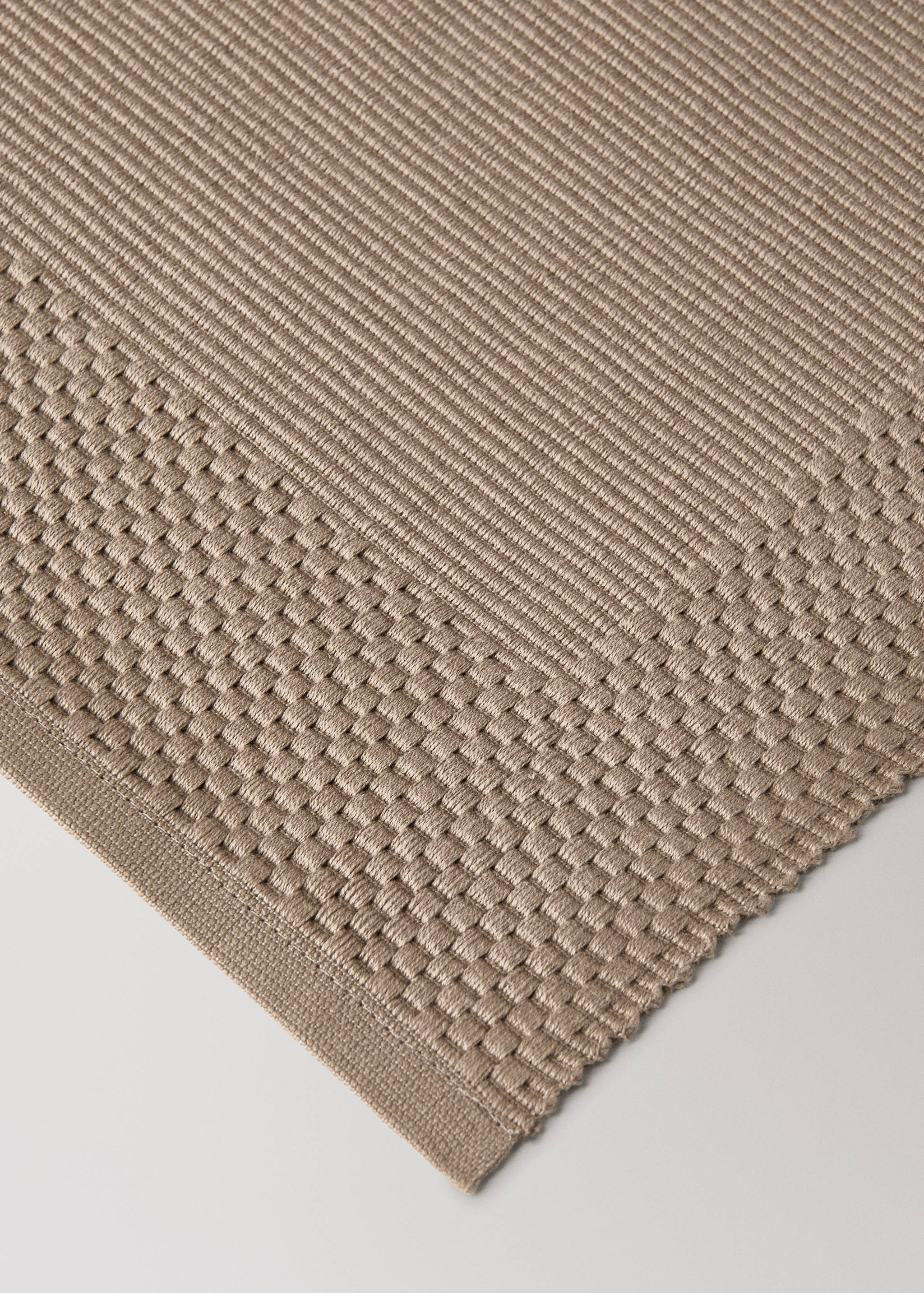 Cotton placemats with geometric pattern - Details of the article 1