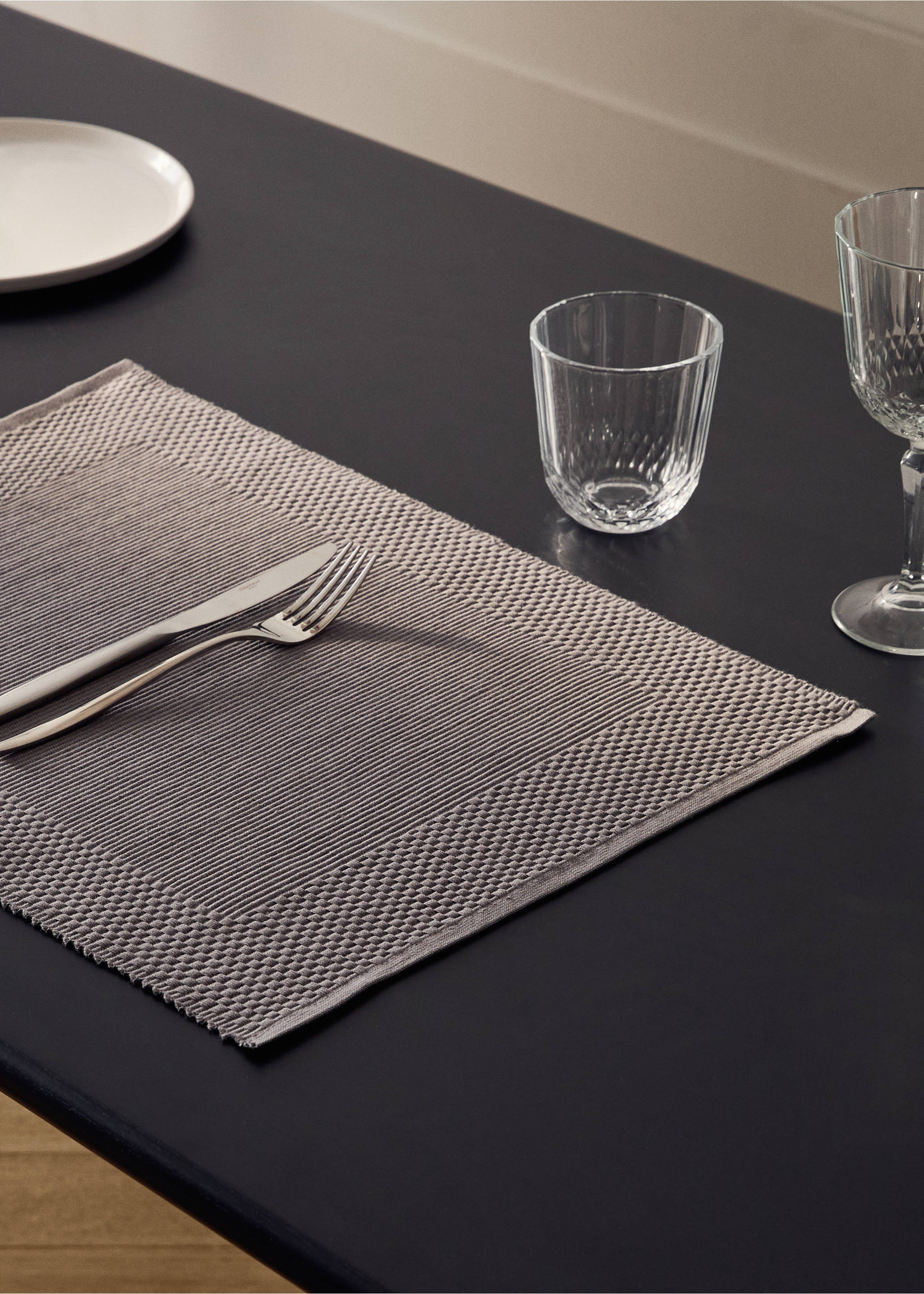 Cotton placemats with geometric pattern - General plane, Light/Pastel Grey. Ref: 87073314-00.
