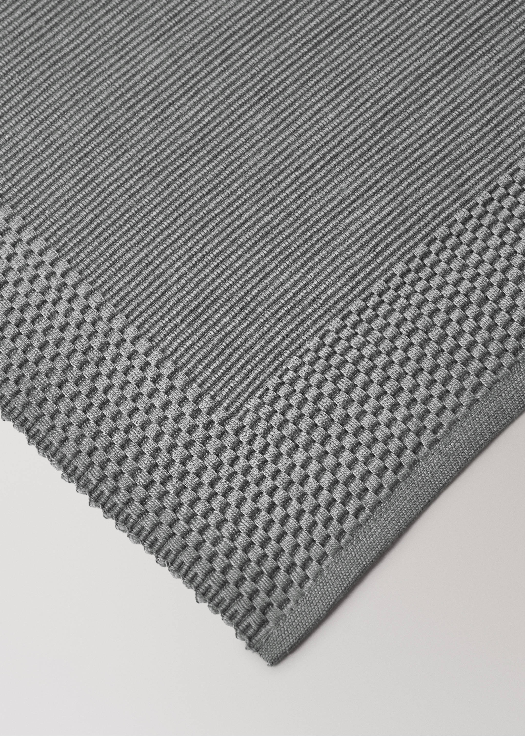 Cotton placemats with geometric pattern - Details of the article 1, Light/Pastel Grey. Ref: 87073314-00.