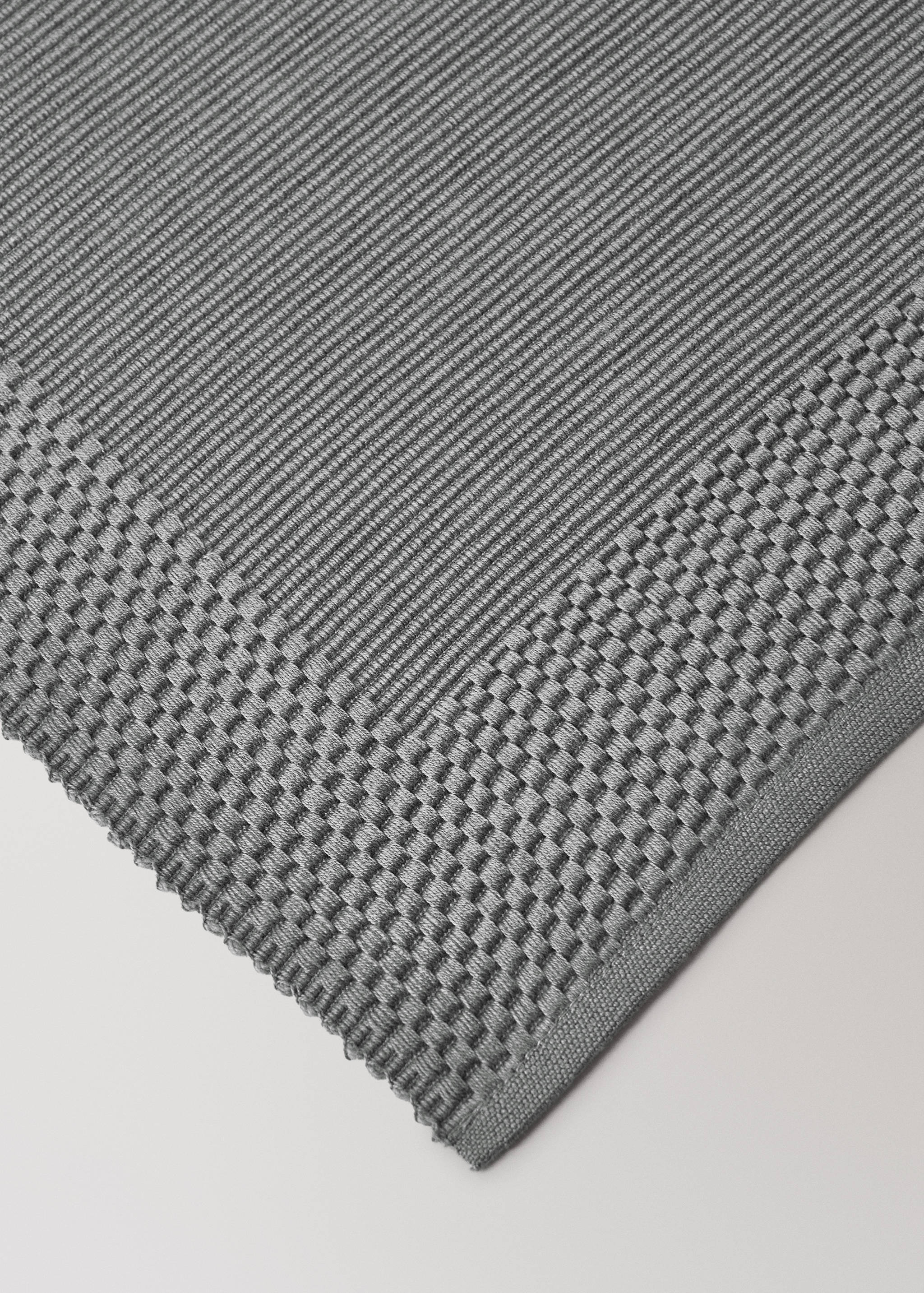 Cotton placemats with geometric pattern - Details of the article 1