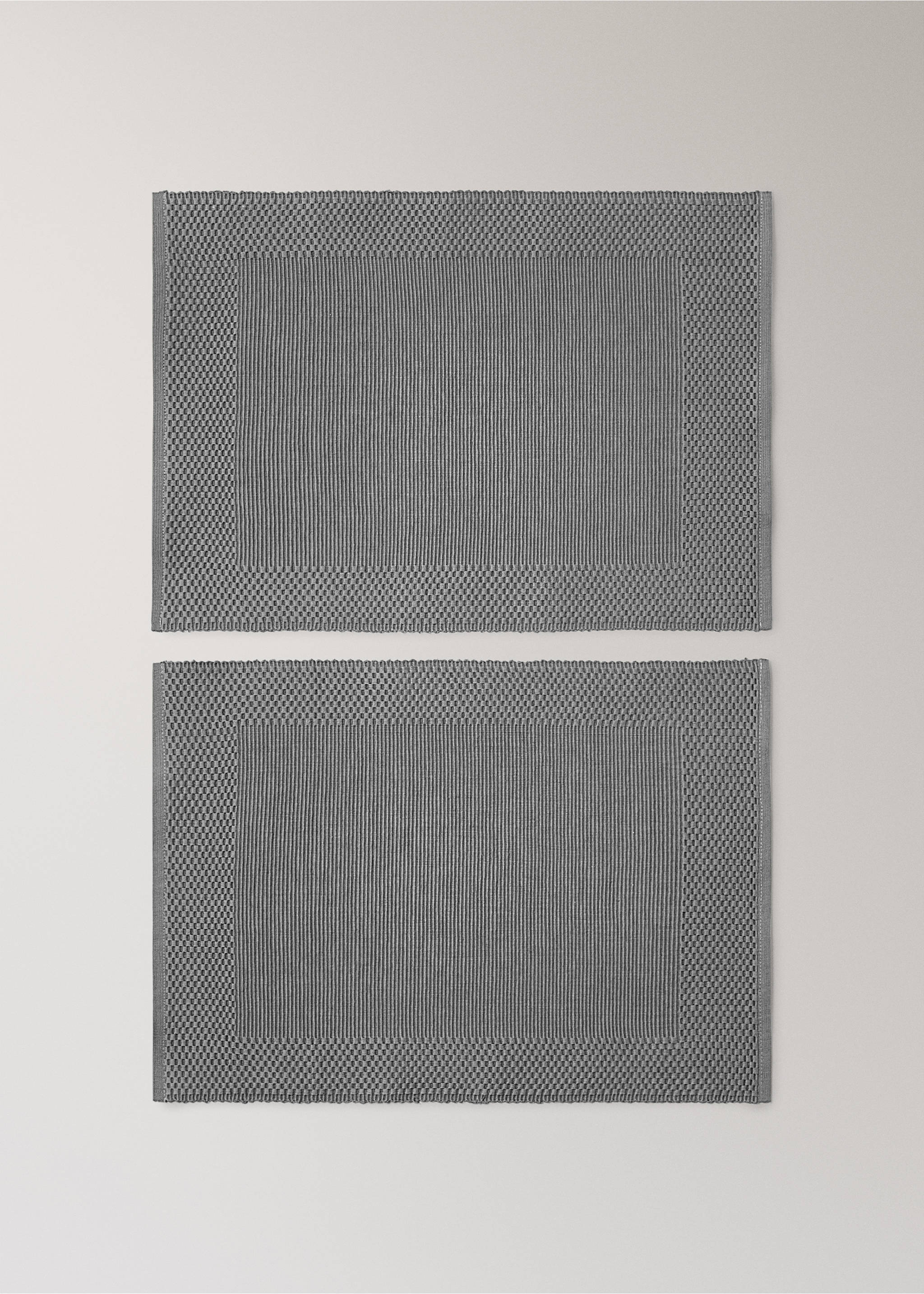 Cotton placemats with geometric pattern - Article without model, Light/Pastel Grey. Ref: 87073314-00.